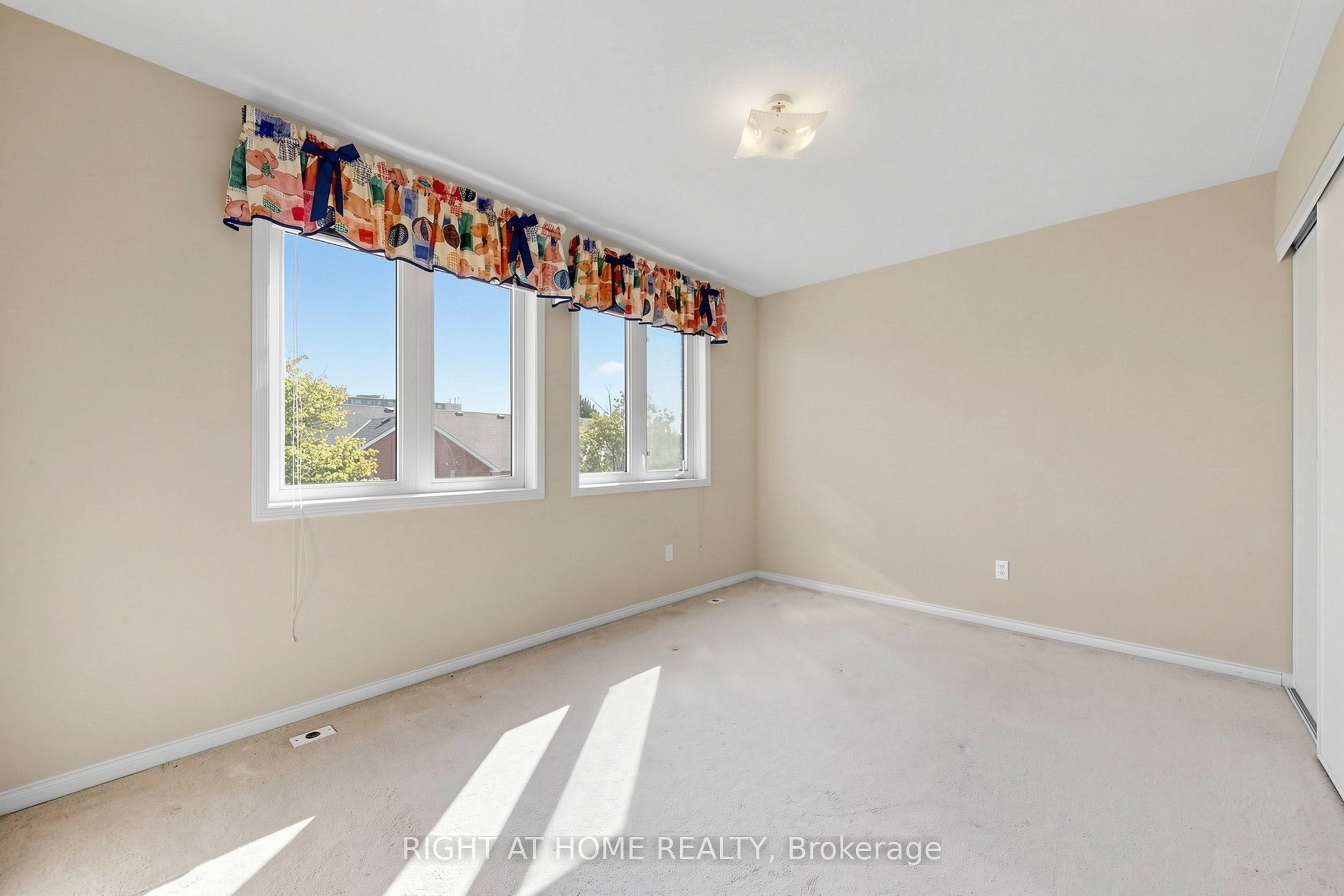 83 Mondeo Drive 130 Property Photo 13