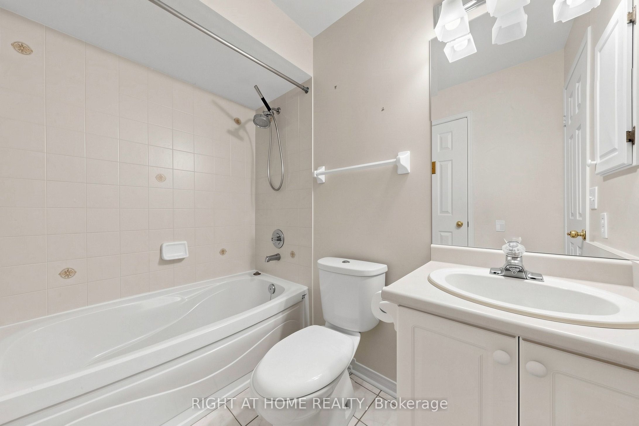 83 Mondeo Drive 130 Property Photo 18