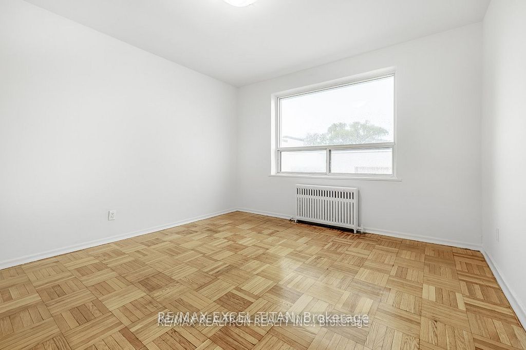 156 Kingston Road 303 Property Photo 5
