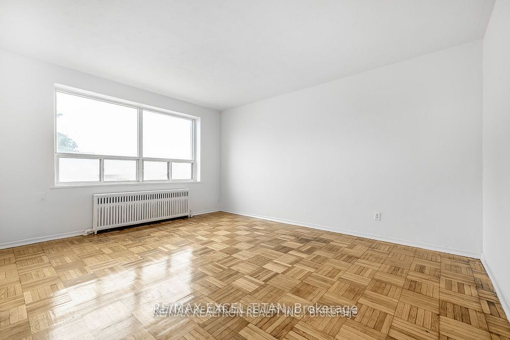 156 Kingston Road 303 Property Photo 6