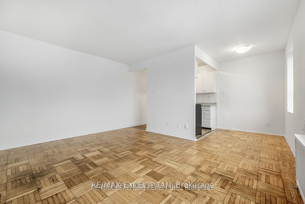 156 Kingston Road 303 Property Photo 7