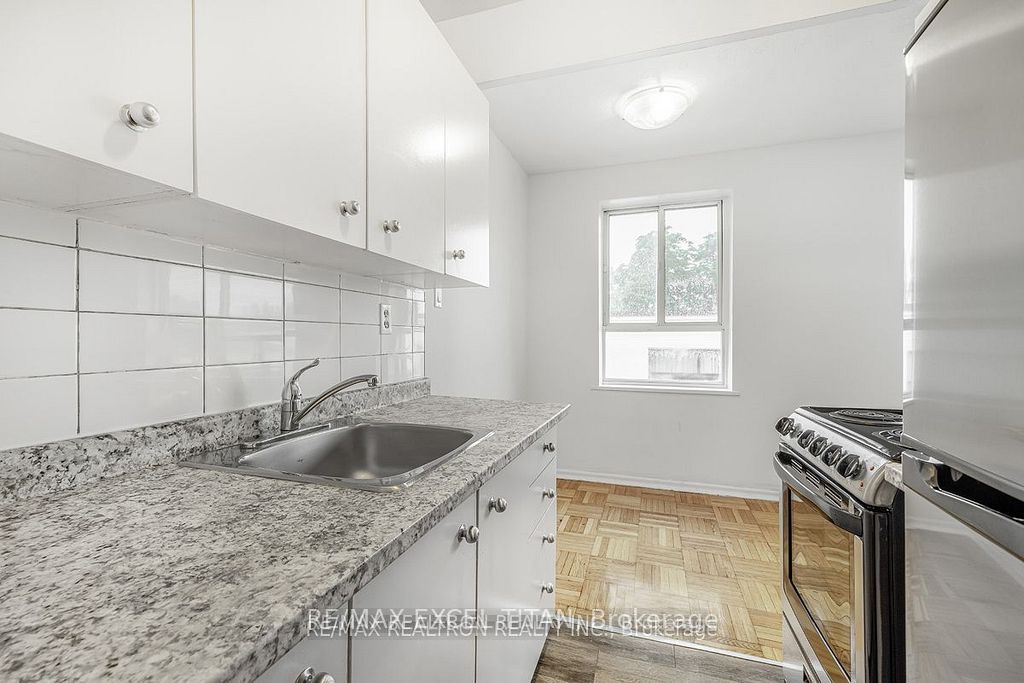 156 Kingston Road 303 Property Photo 10