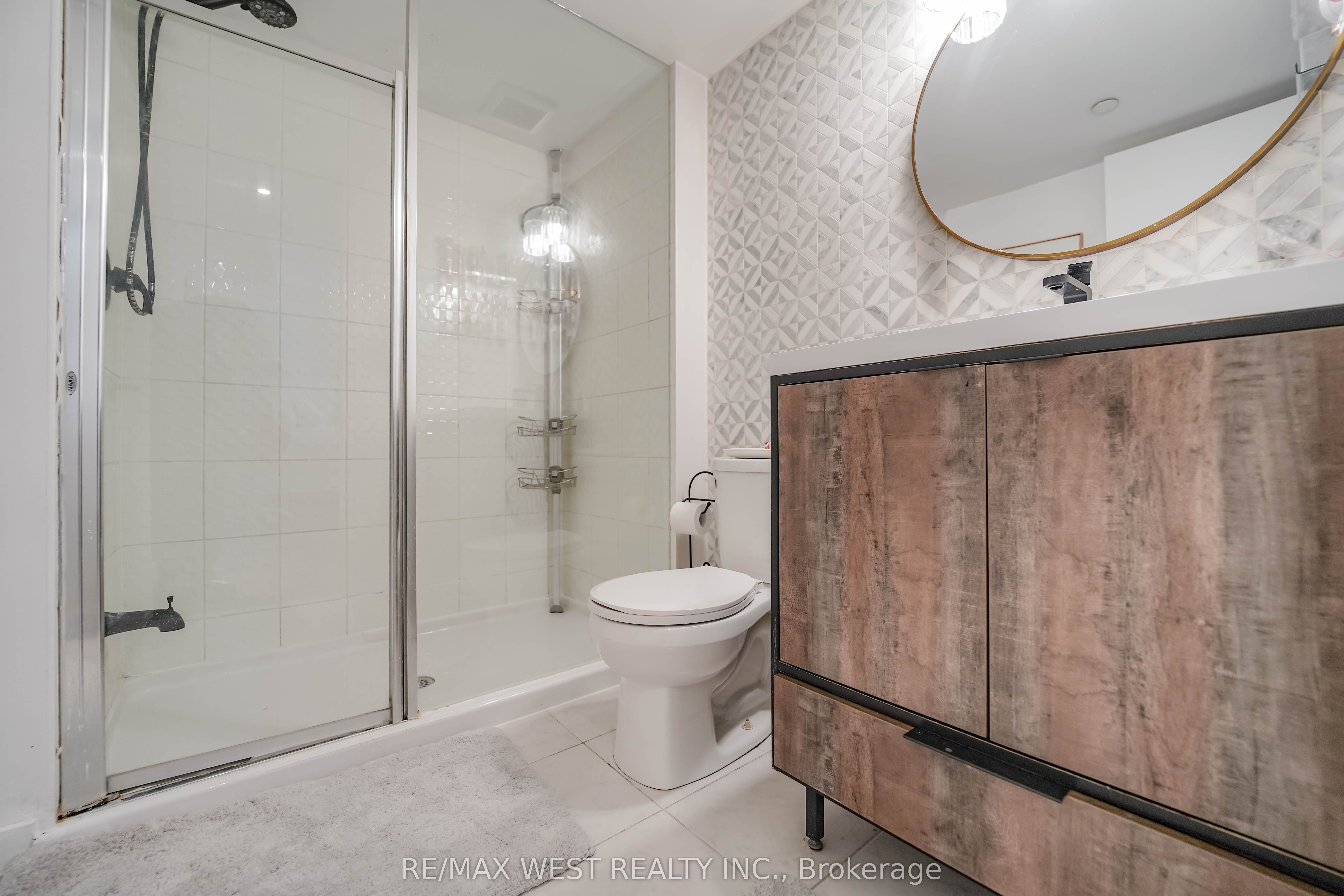 1460 Whites Road N 211 Property Photo 8