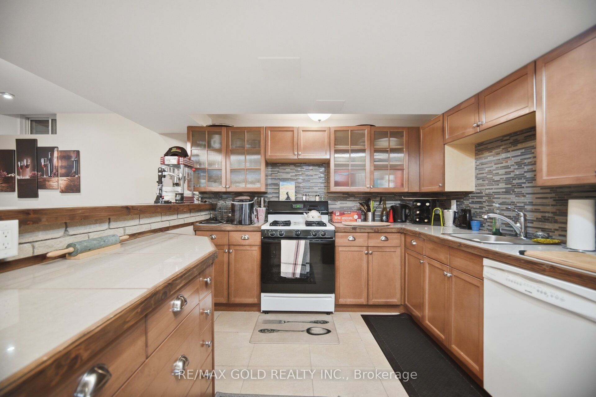 2 Sprucewood Crescent Property Photo 37