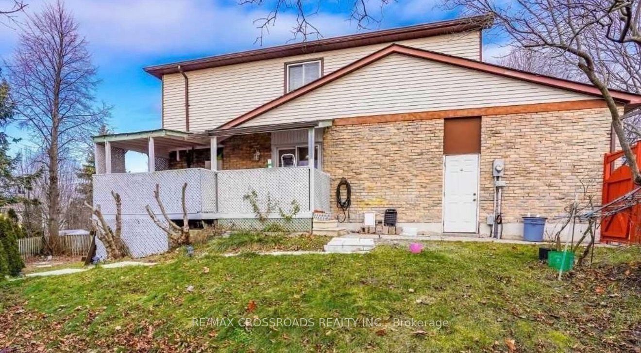 98 Kirby Crescent Property Photo 6