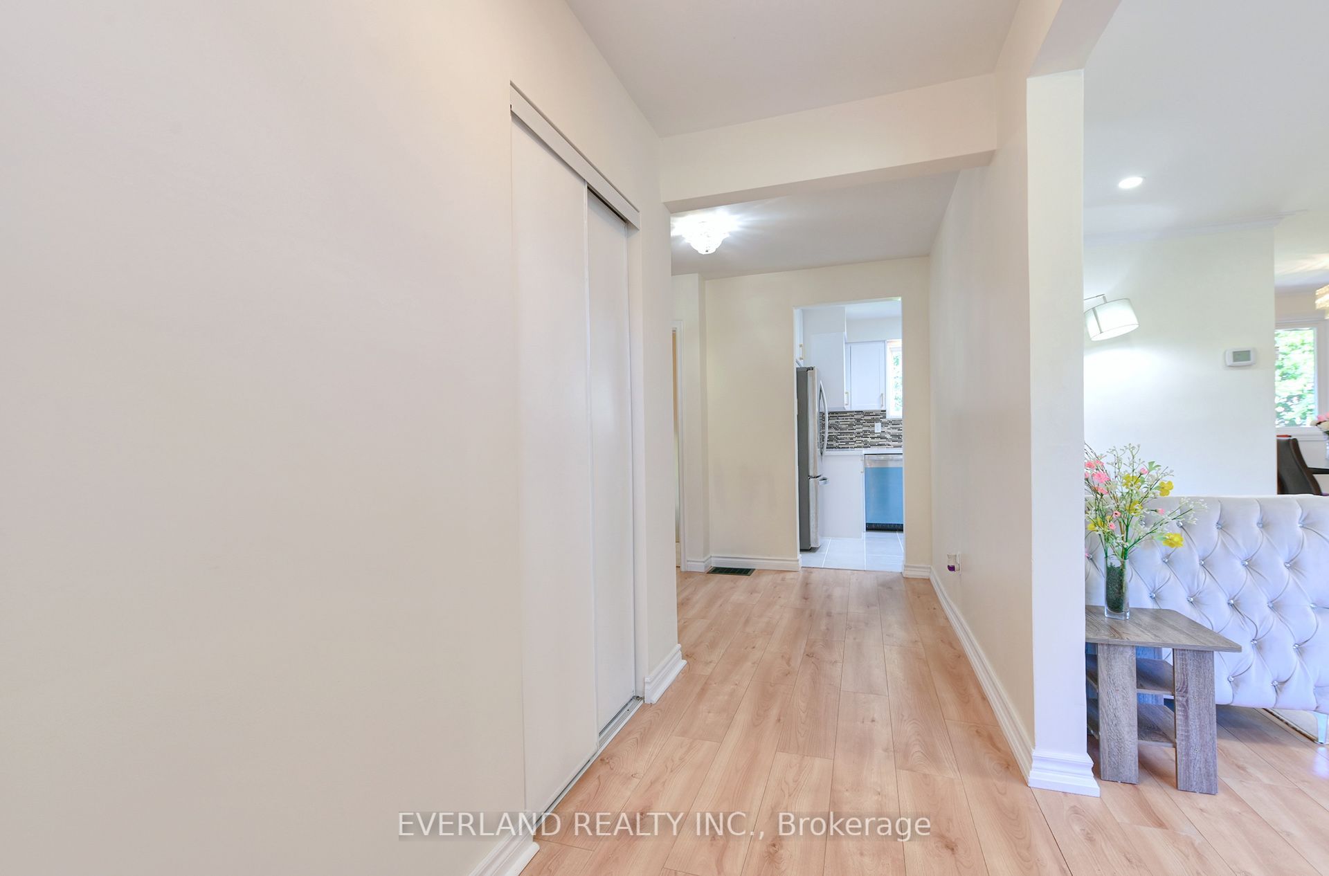 52 Fairglen Avenue Property Photo 2