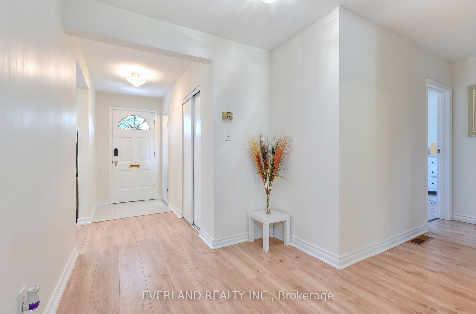 52 Fairglen Avenue Property Photo 3