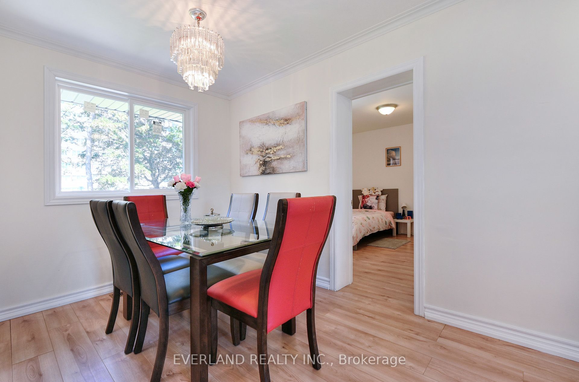 52 Fairglen Avenue Property Photo 10