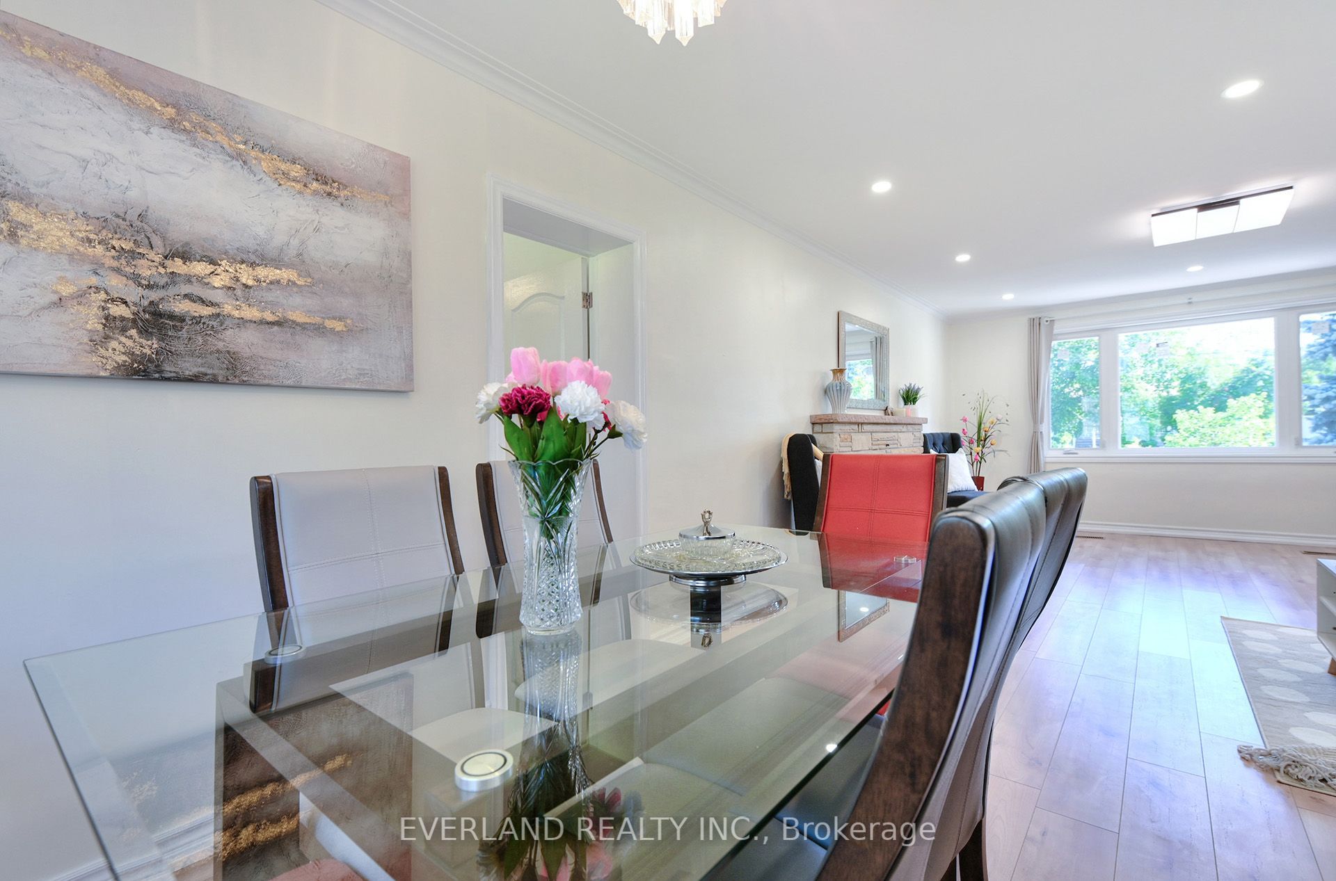 52 Fairglen Avenue Property Photo 11