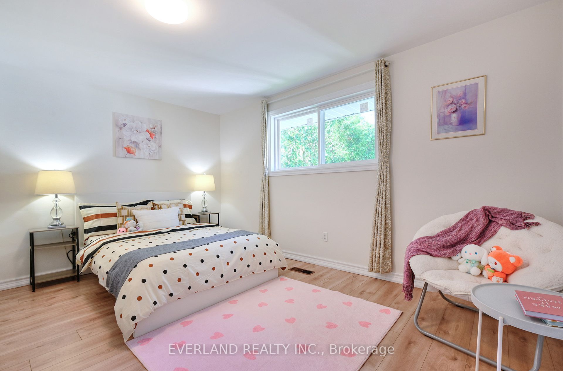 52 Fairglen Avenue Property Photo 17