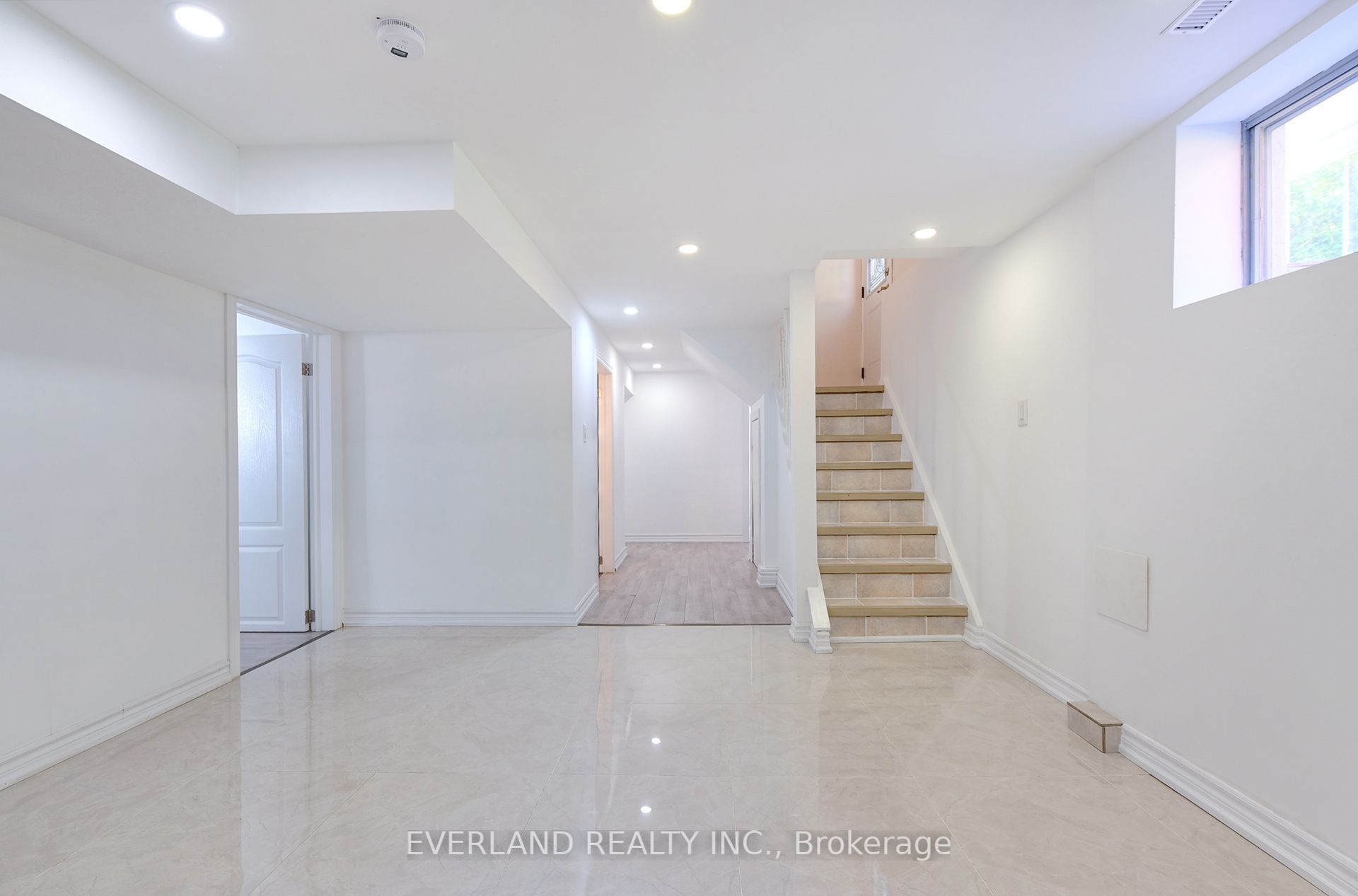 52 Fairglen Avenue Property Photo 24