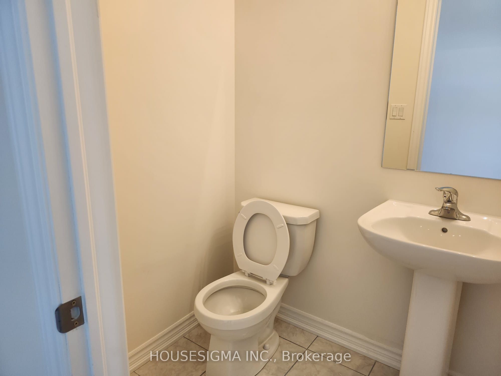 2988 Zenith Parkway Property Photo 10