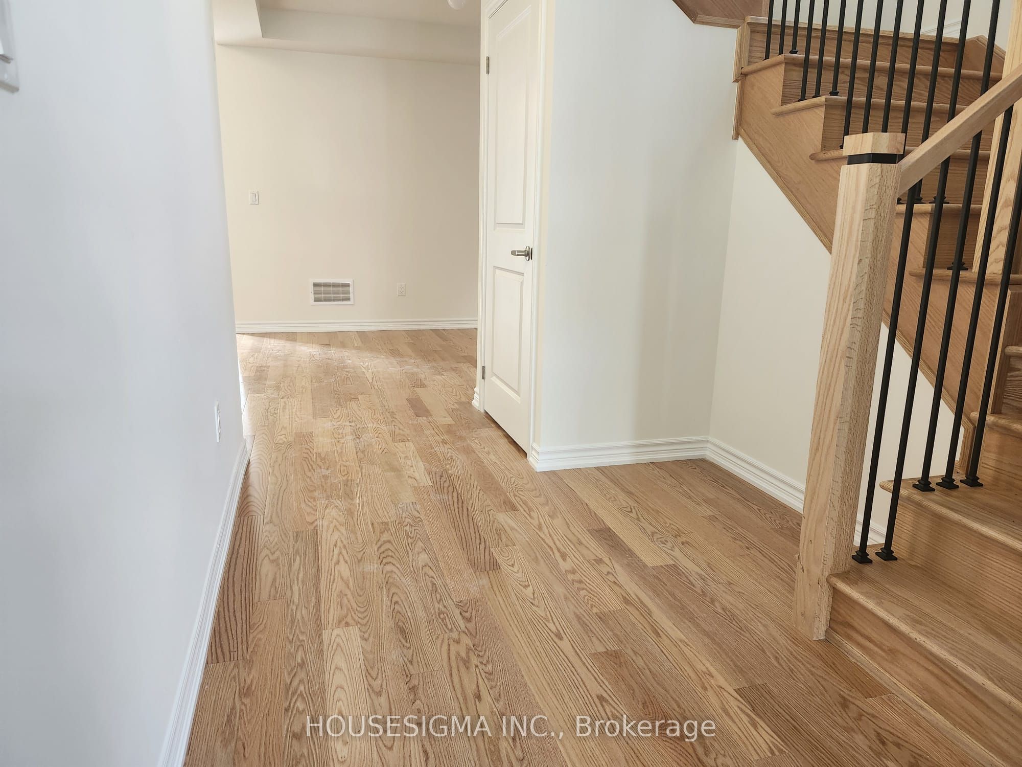 2988 Zenith Parkway Property Photo 12