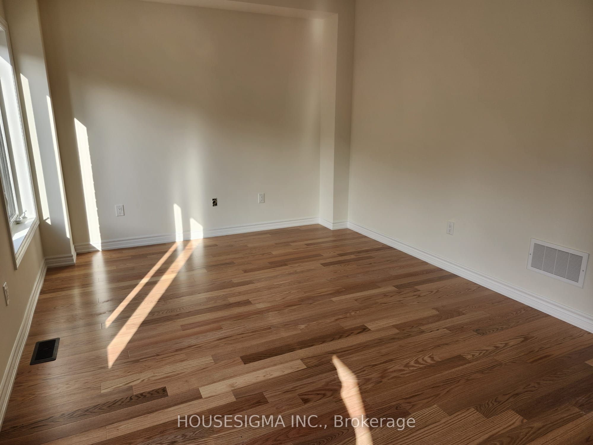 2988 Zenith Parkway Property Photo 17