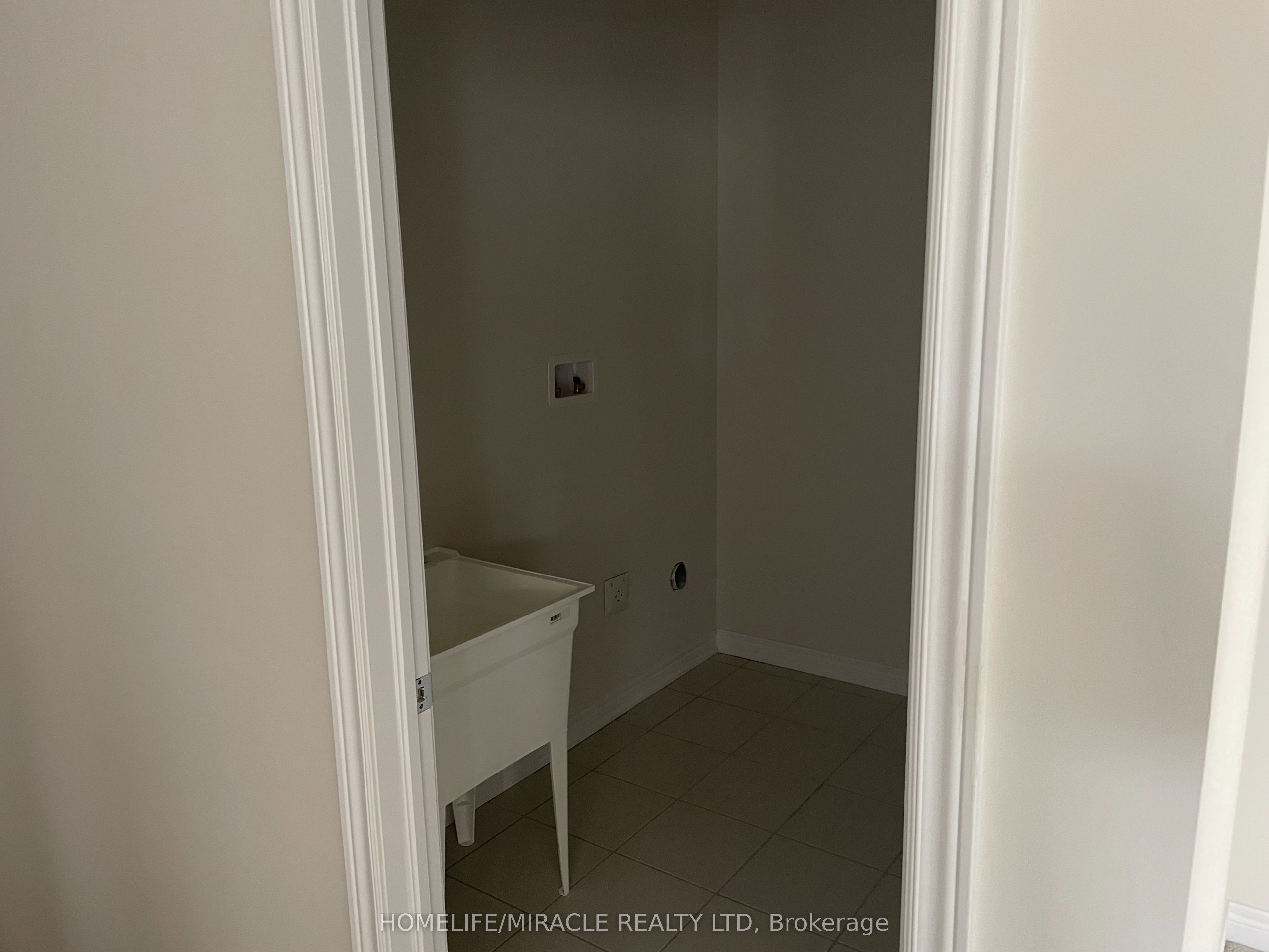2175 Coppermine Street Property Photo 9