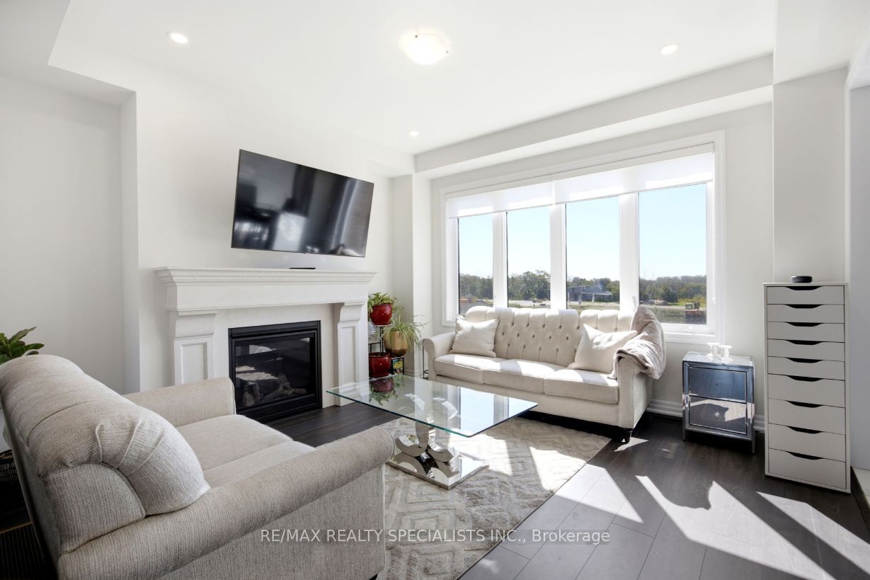 27 Salmon Crescent Property Photo 8