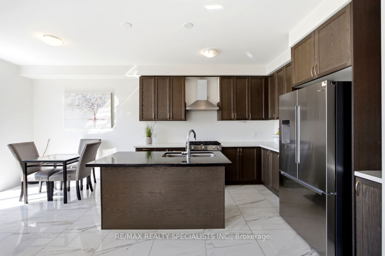 27 Salmon Crescent Property Photo 11