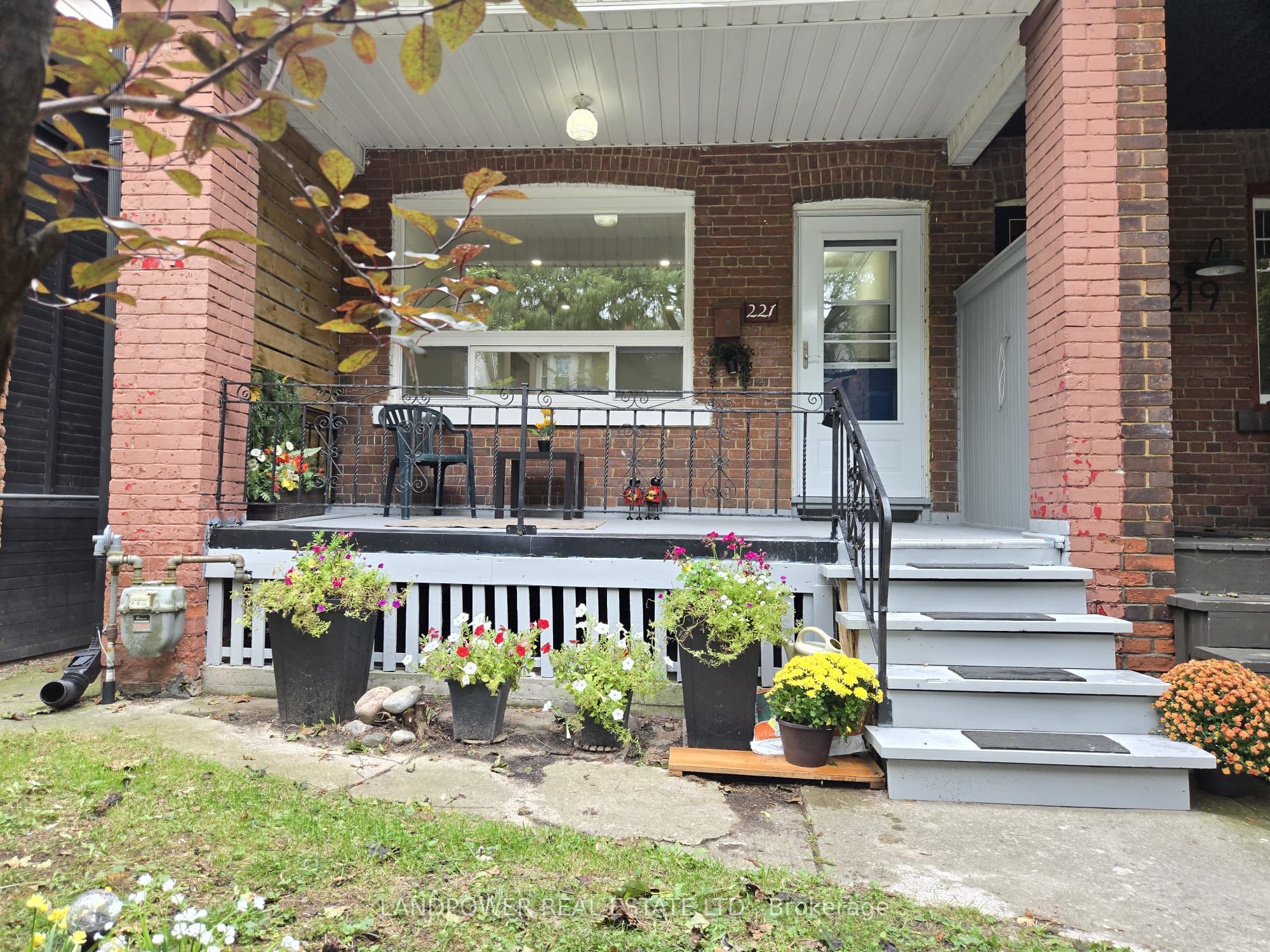 221 Riverdale Avenue Property Photo 3