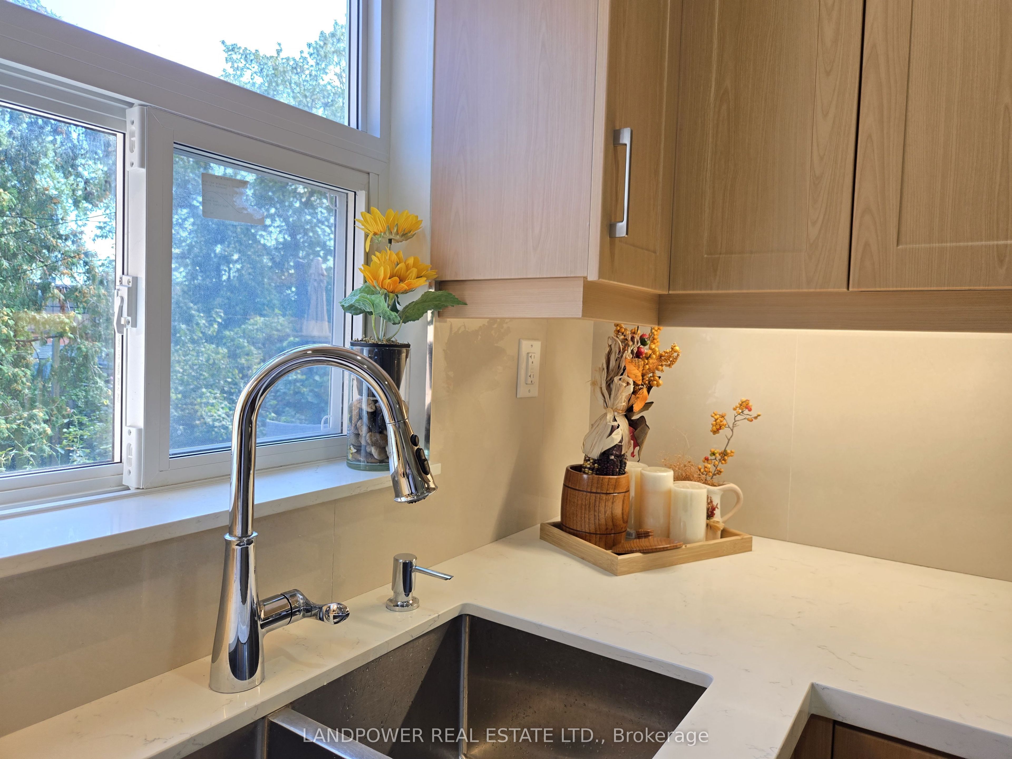 221 Riverdale Avenue Property Photo 16