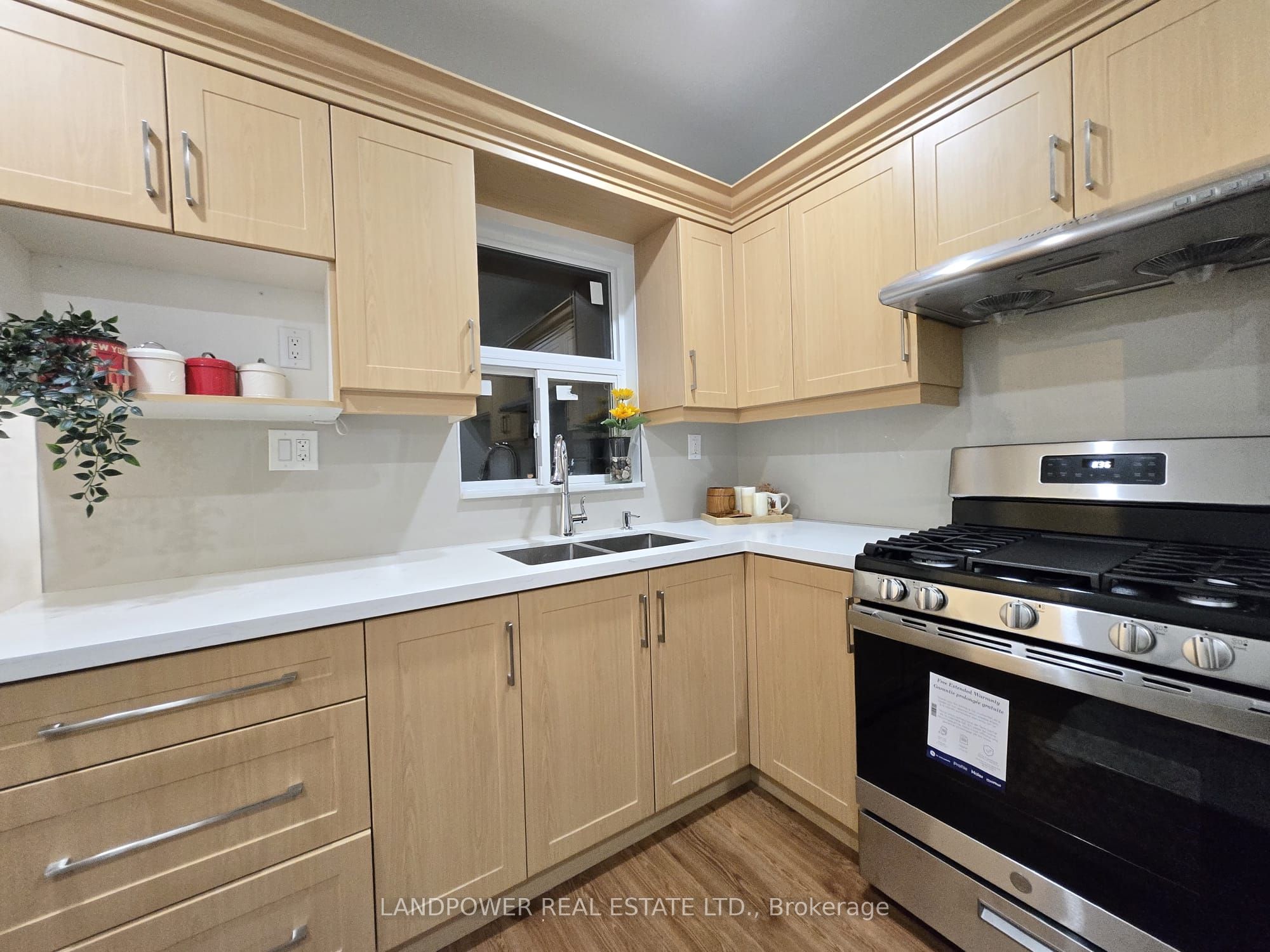 221 Riverdale Avenue Property Photo 17
