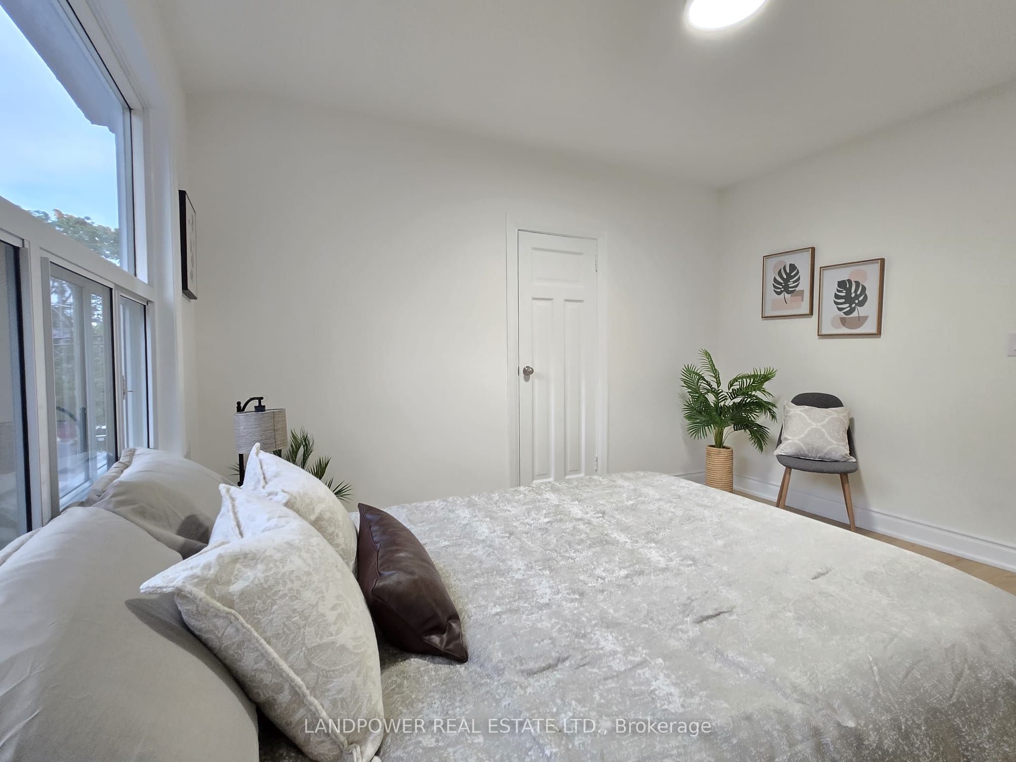 221 Riverdale Avenue Property Photo 21