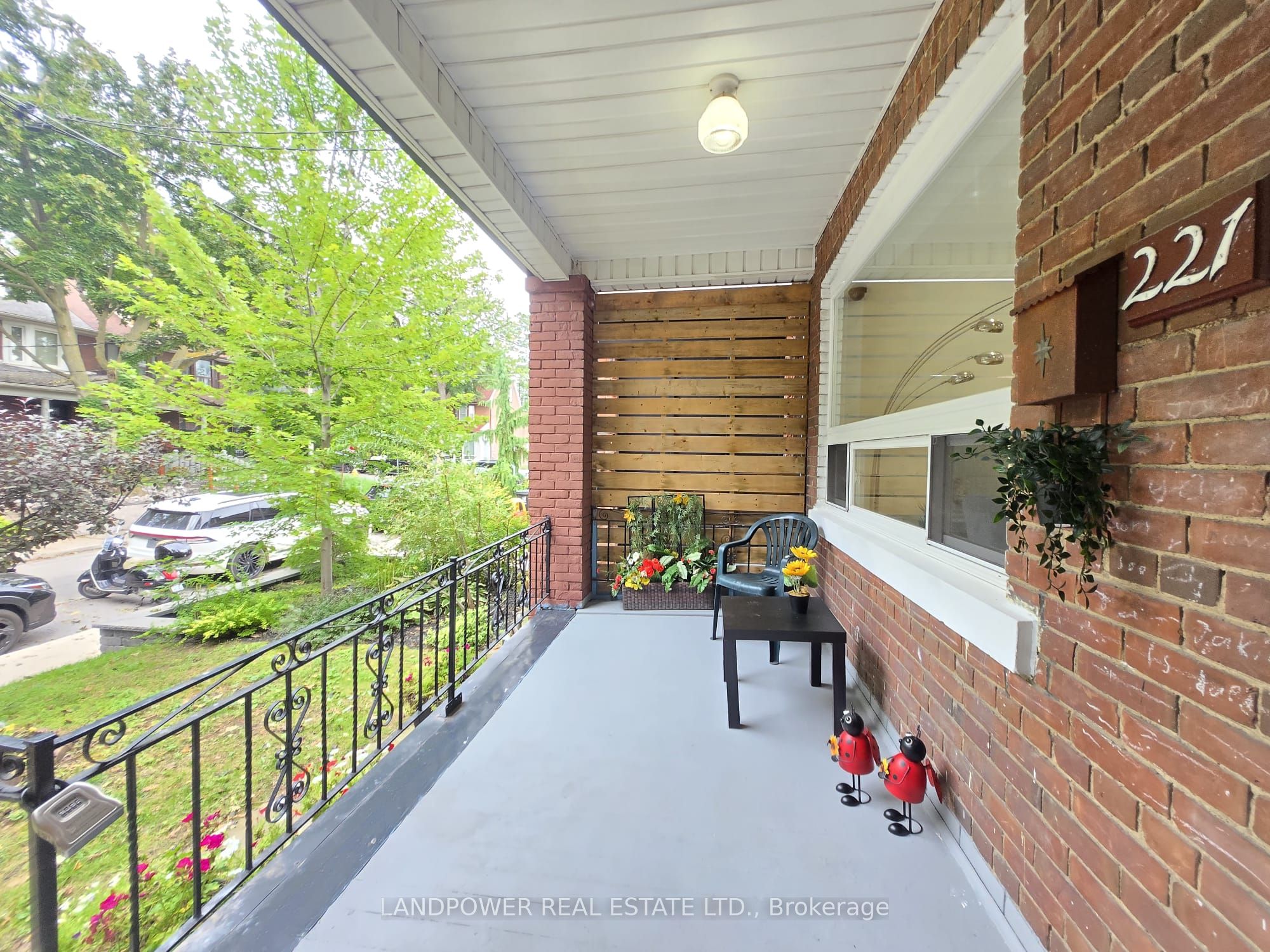 221 Riverdale Avenue Property Photo 40