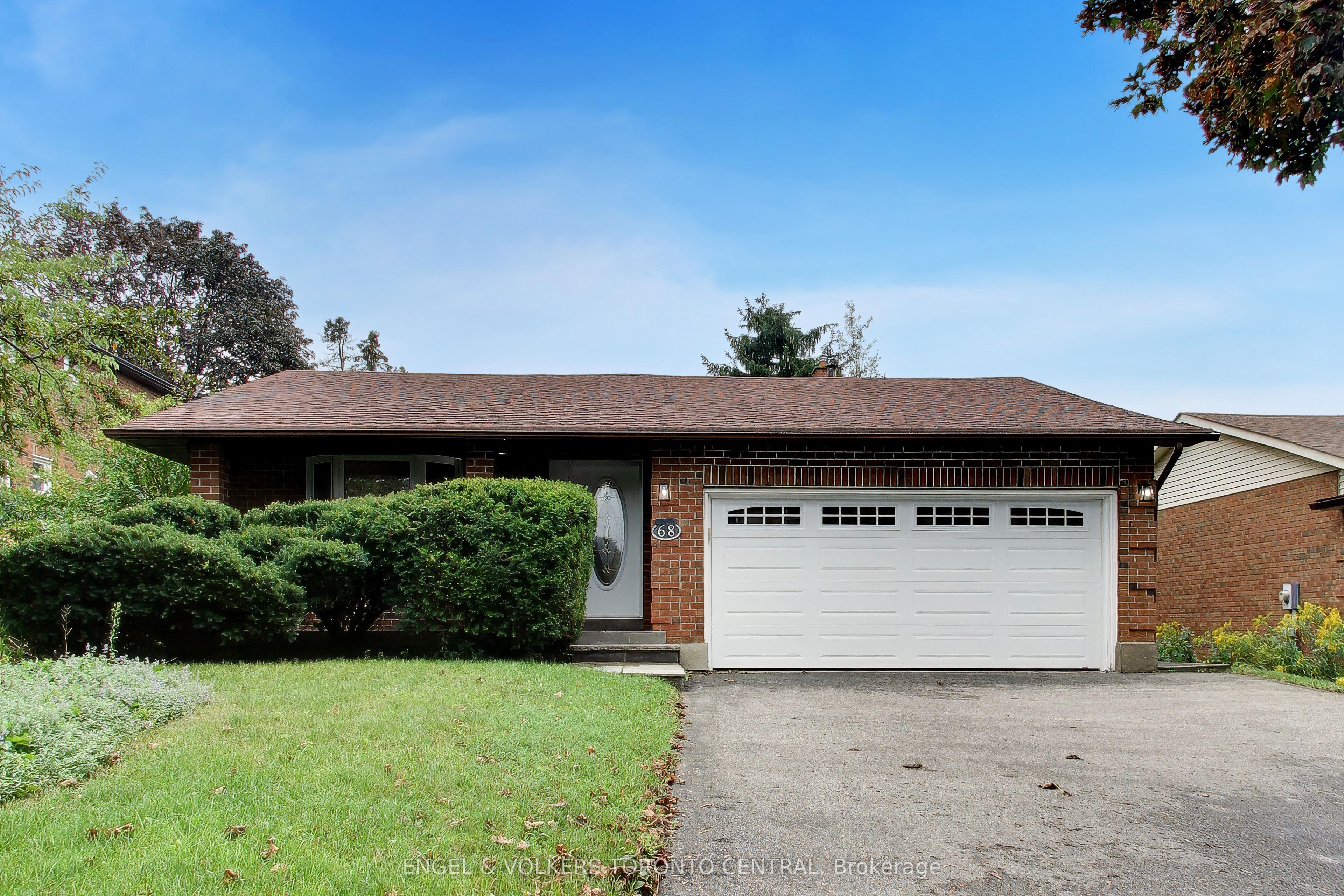 68 Hawley Crescent Property Photo 1