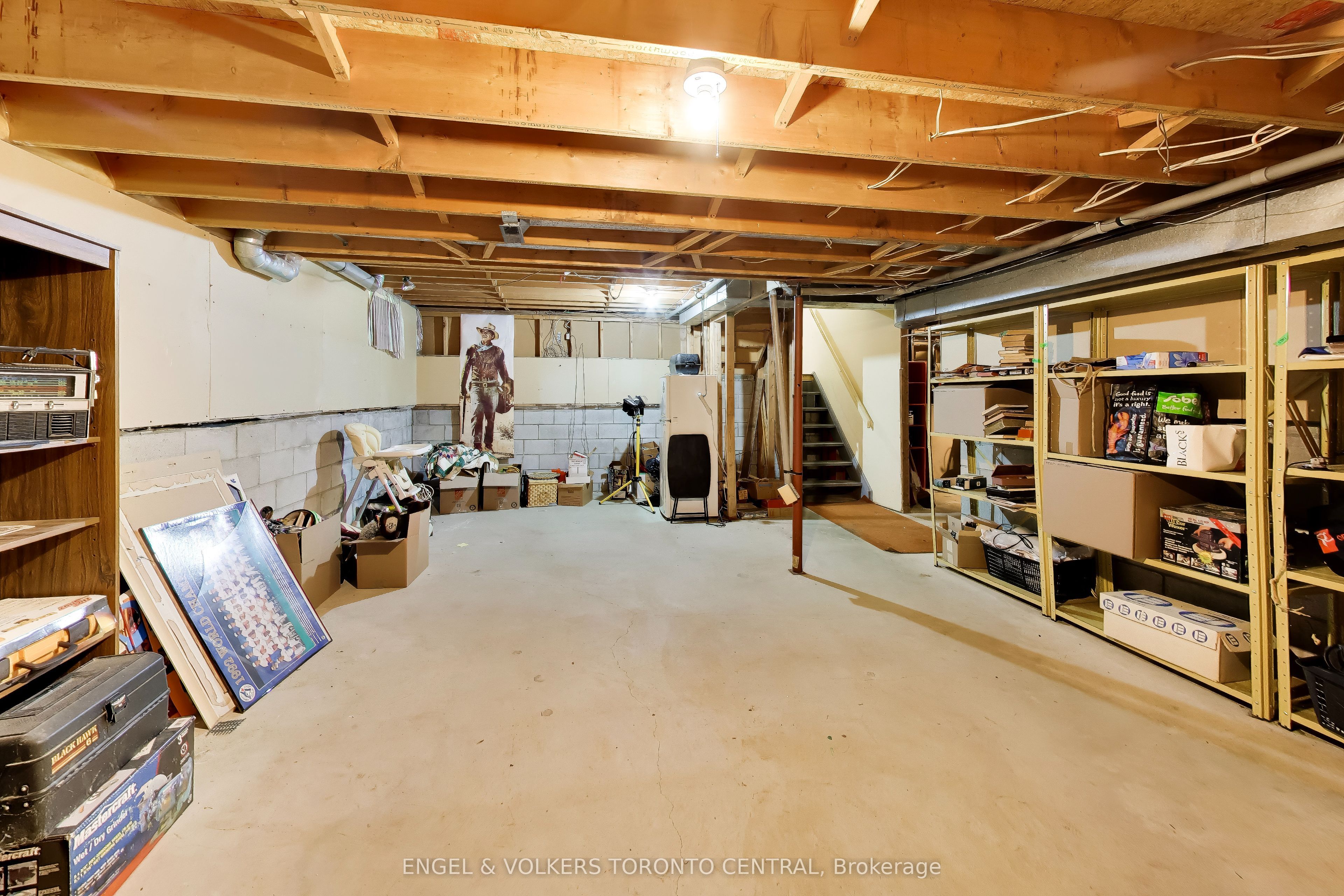 68 Hawley Crescent Property Photo 14