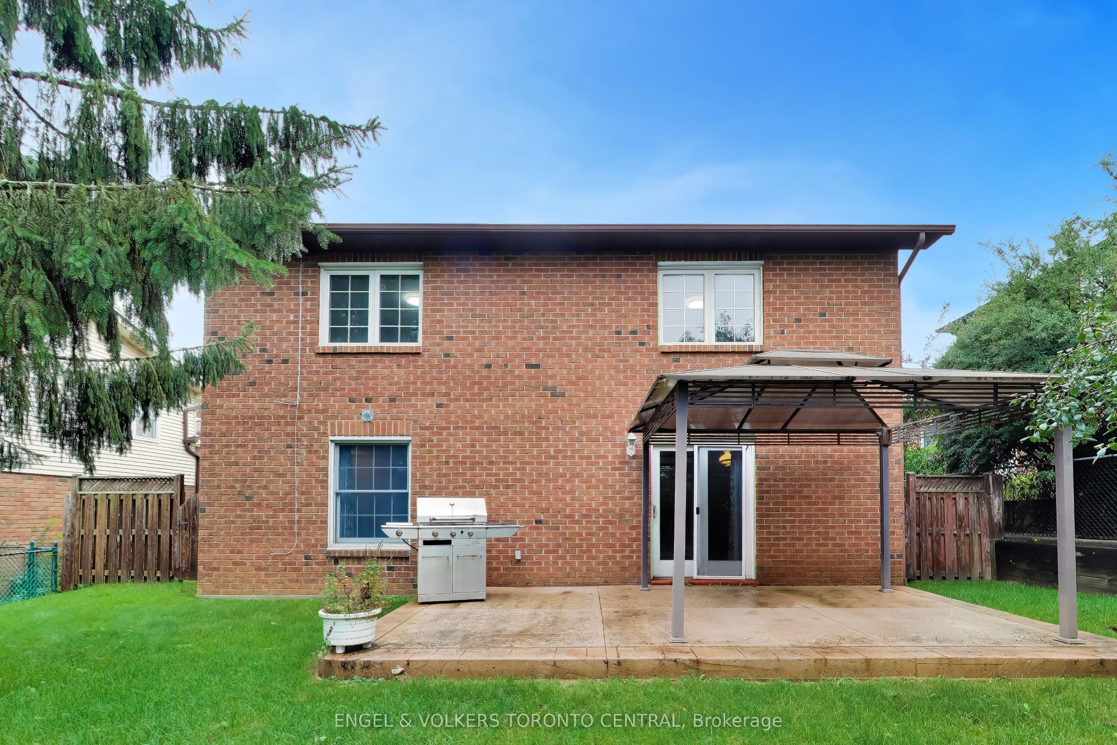68 Hawley Crescent Property Photo 15