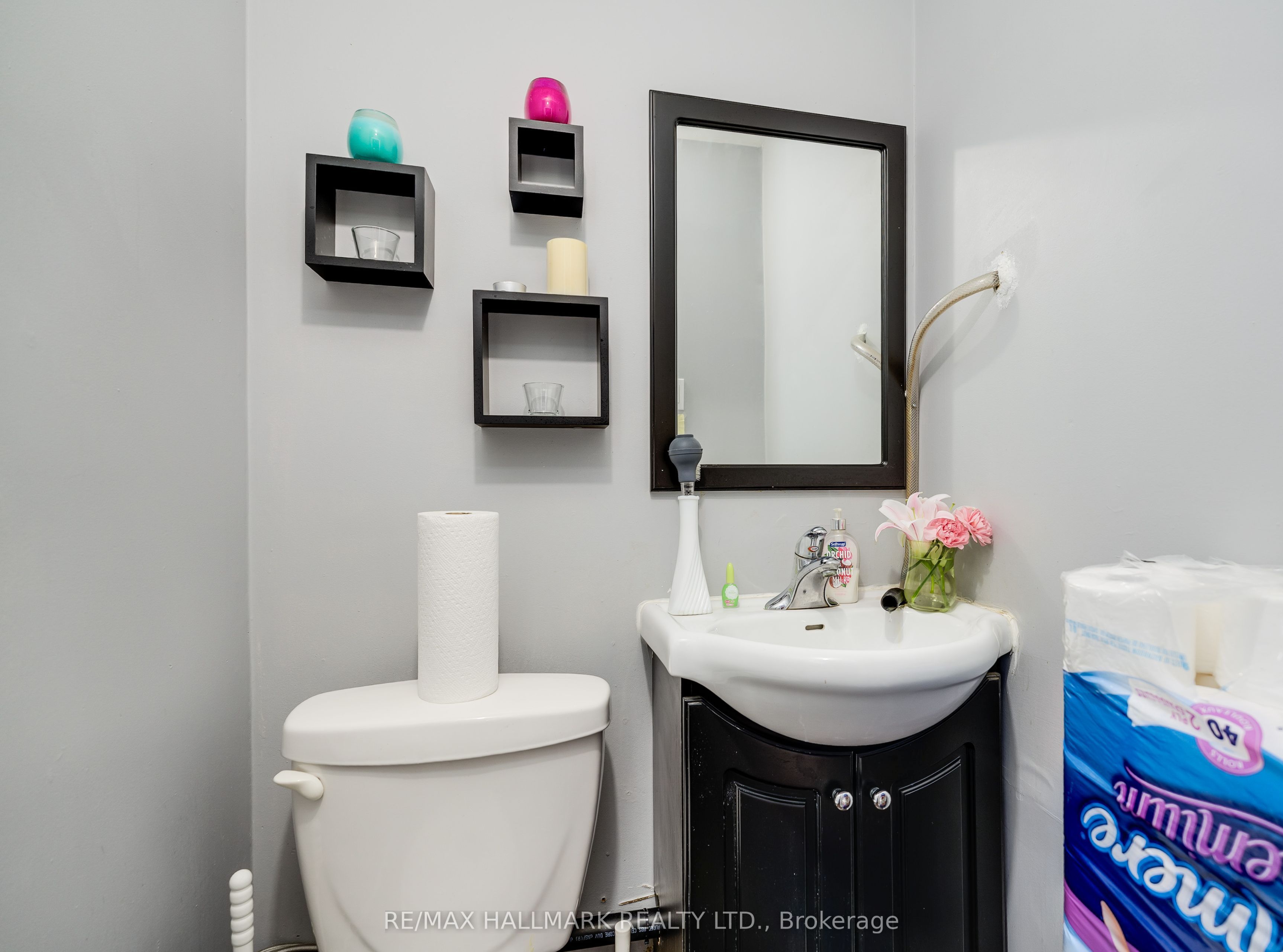 2424 Danforth Avenue Property Photo 11