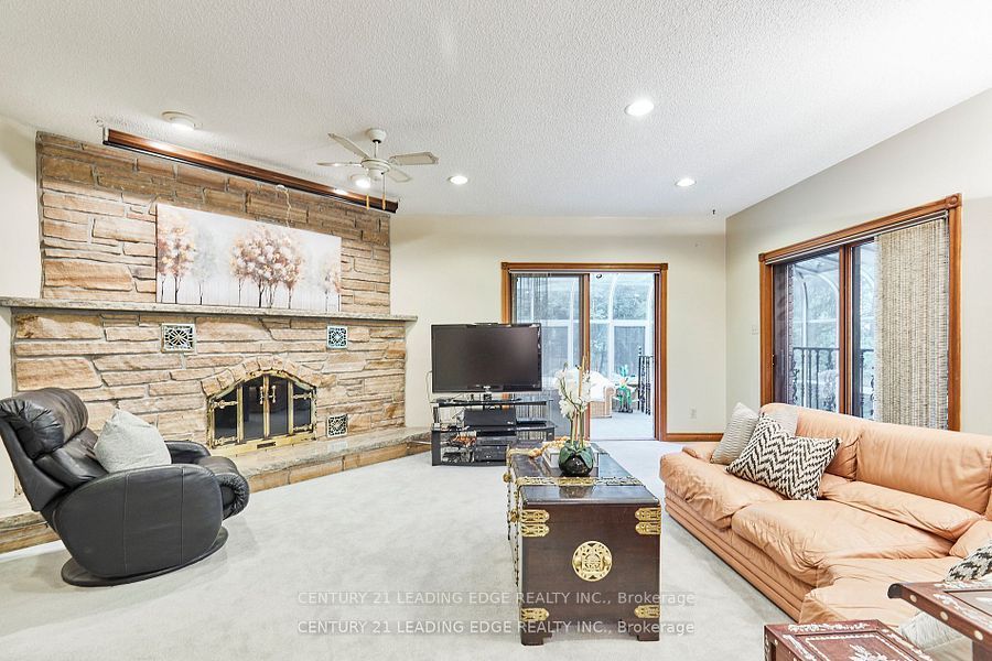 1127 Oshawa Boulevard N Property Photo 12