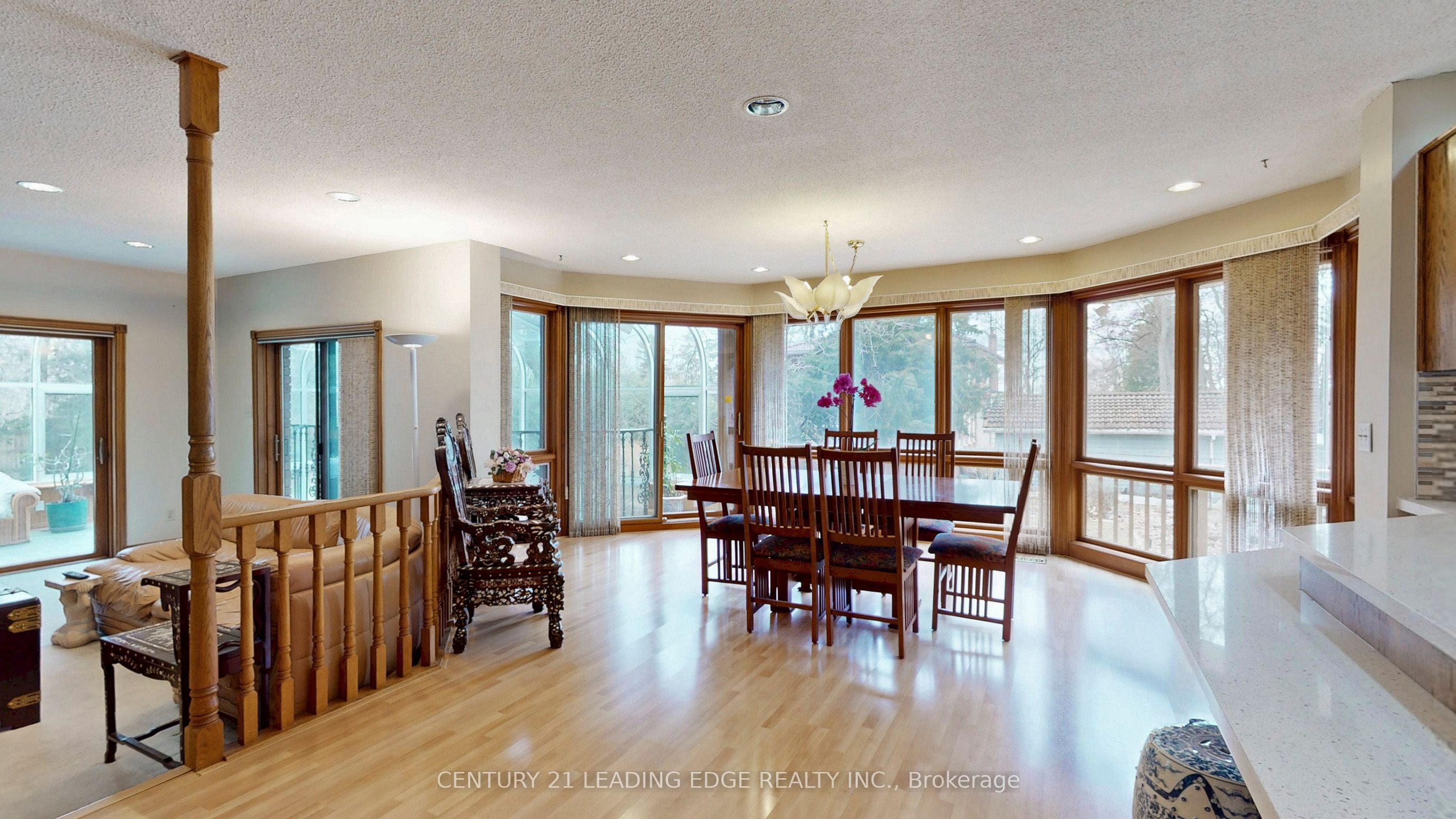 1127 Oshawa Boulevard N Property Photo 14
