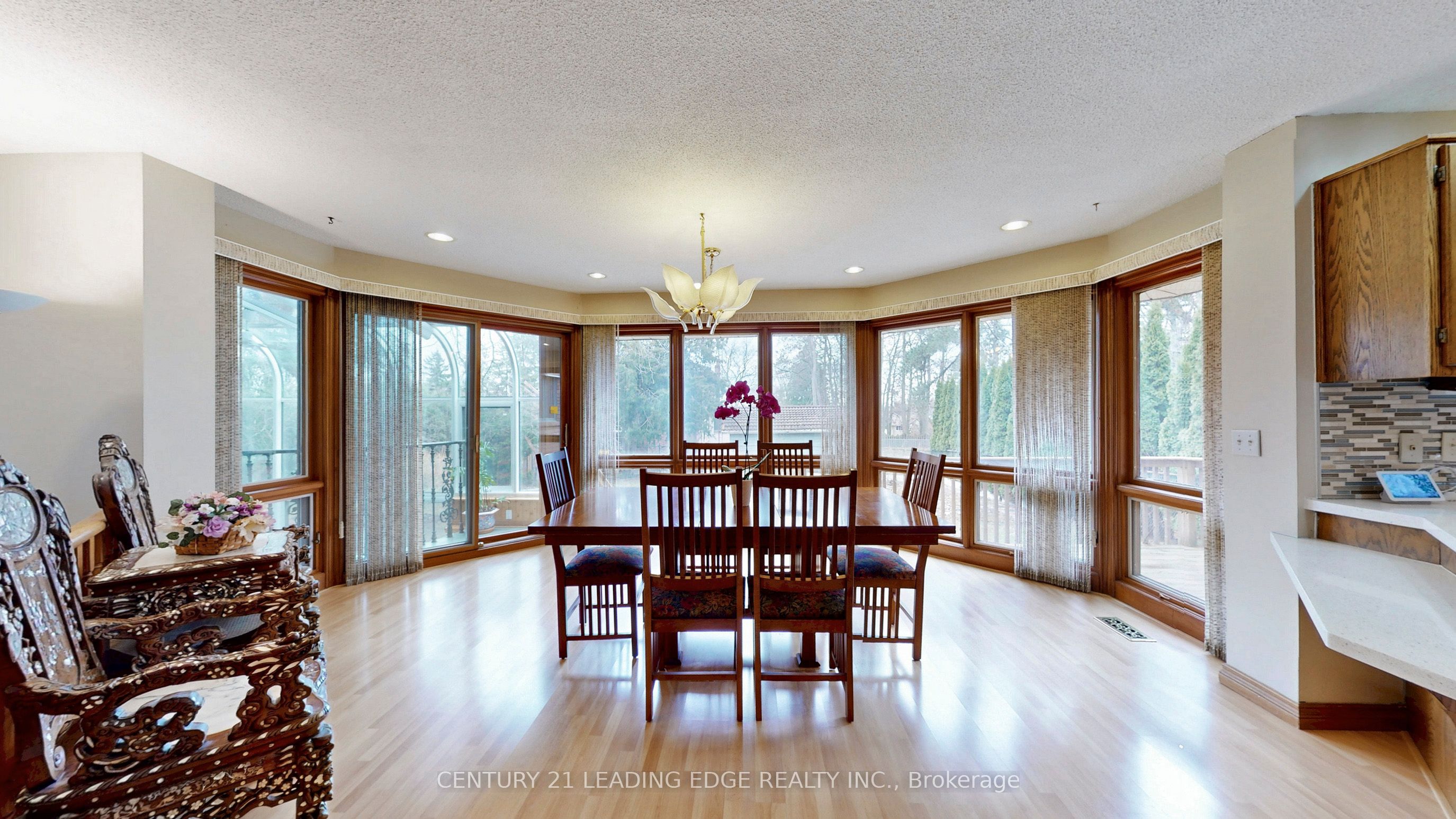 1127 Oshawa Boulevard N Property Photo 15