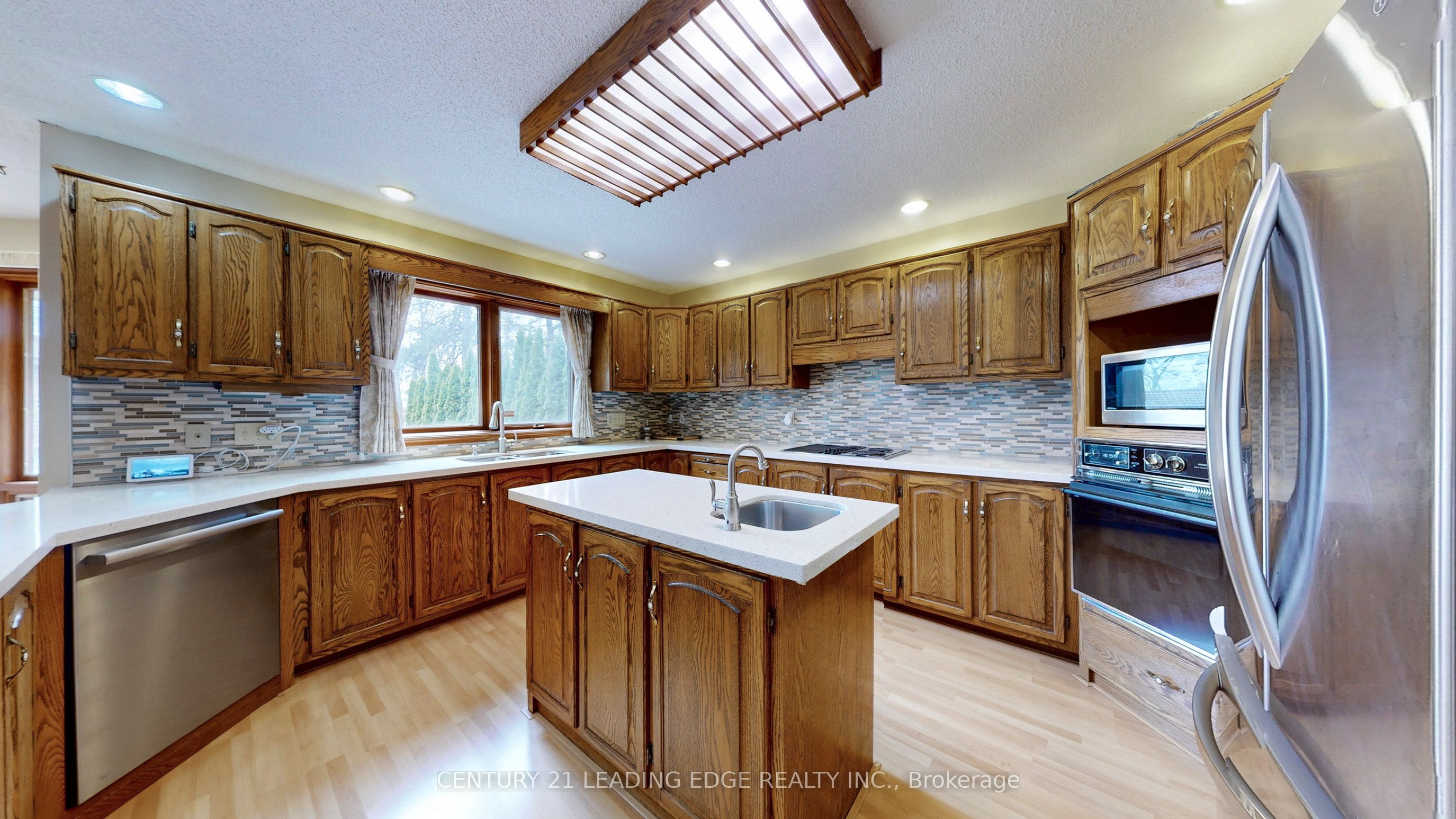 1127 Oshawa Boulevard N Property Photo 18