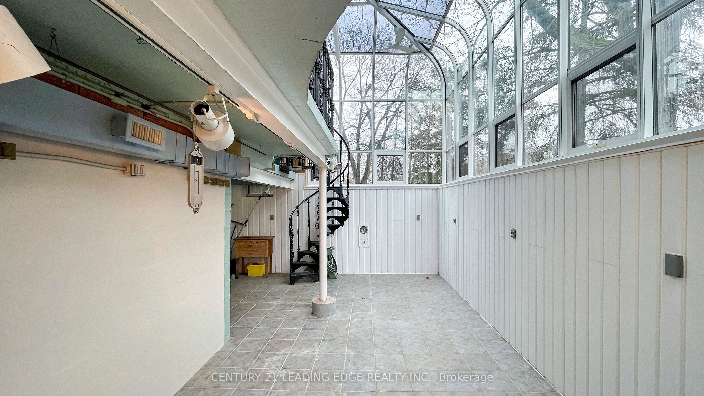 1127 Oshawa Boulevard N Property Photo 22