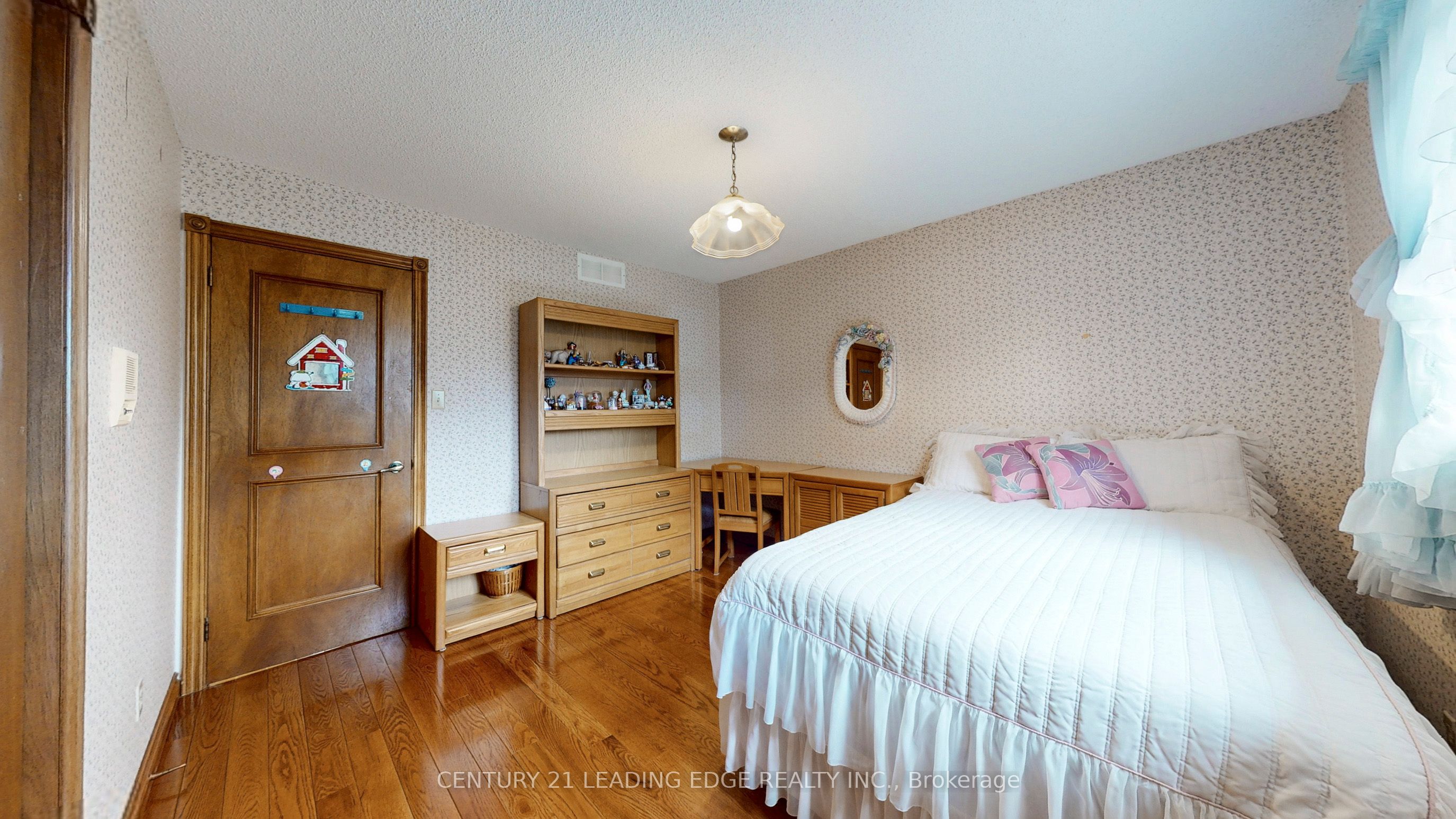 1127 Oshawa Boulevard N Property Photo 32