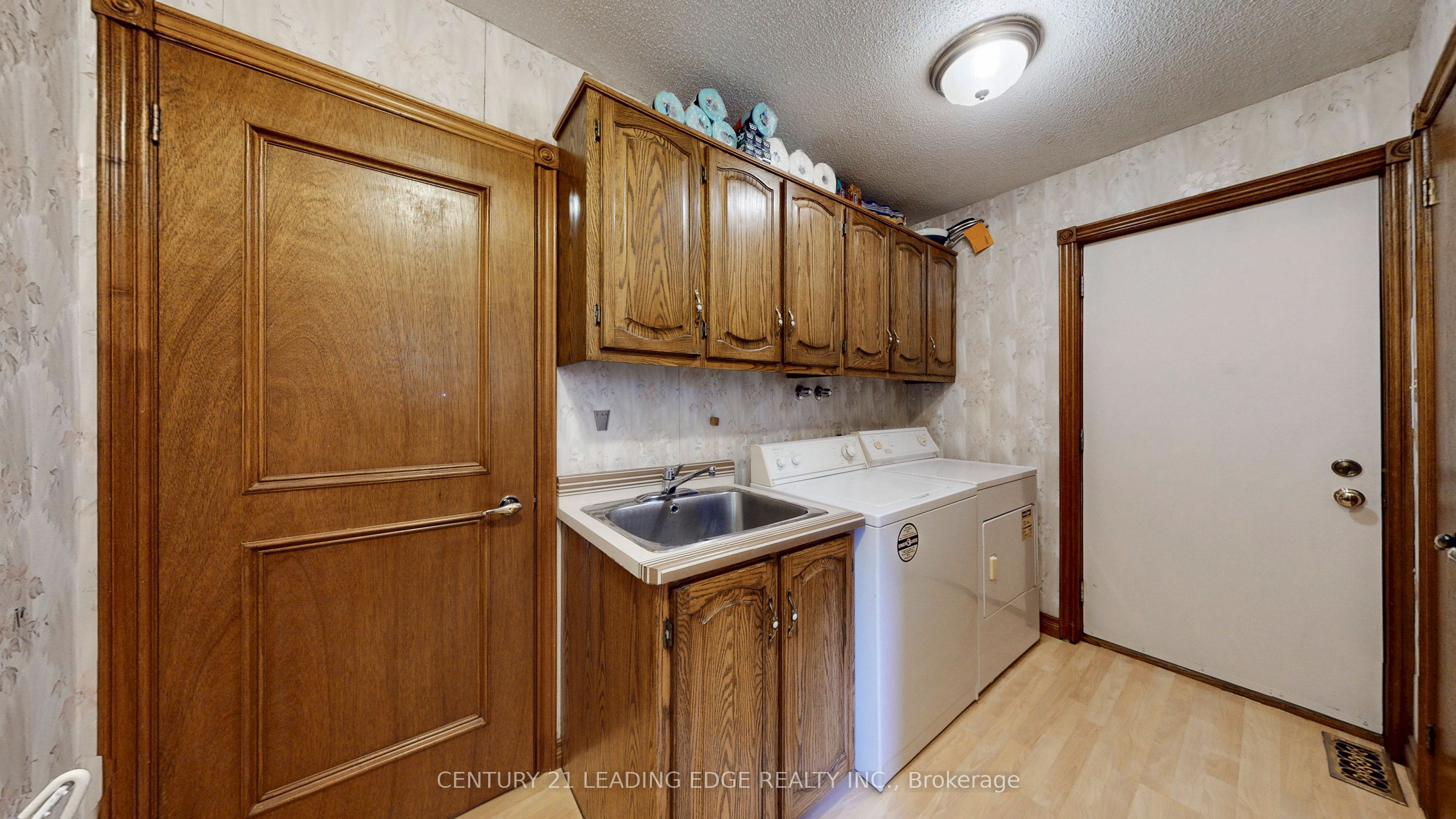 1127 Oshawa Boulevard N Property Photo 35