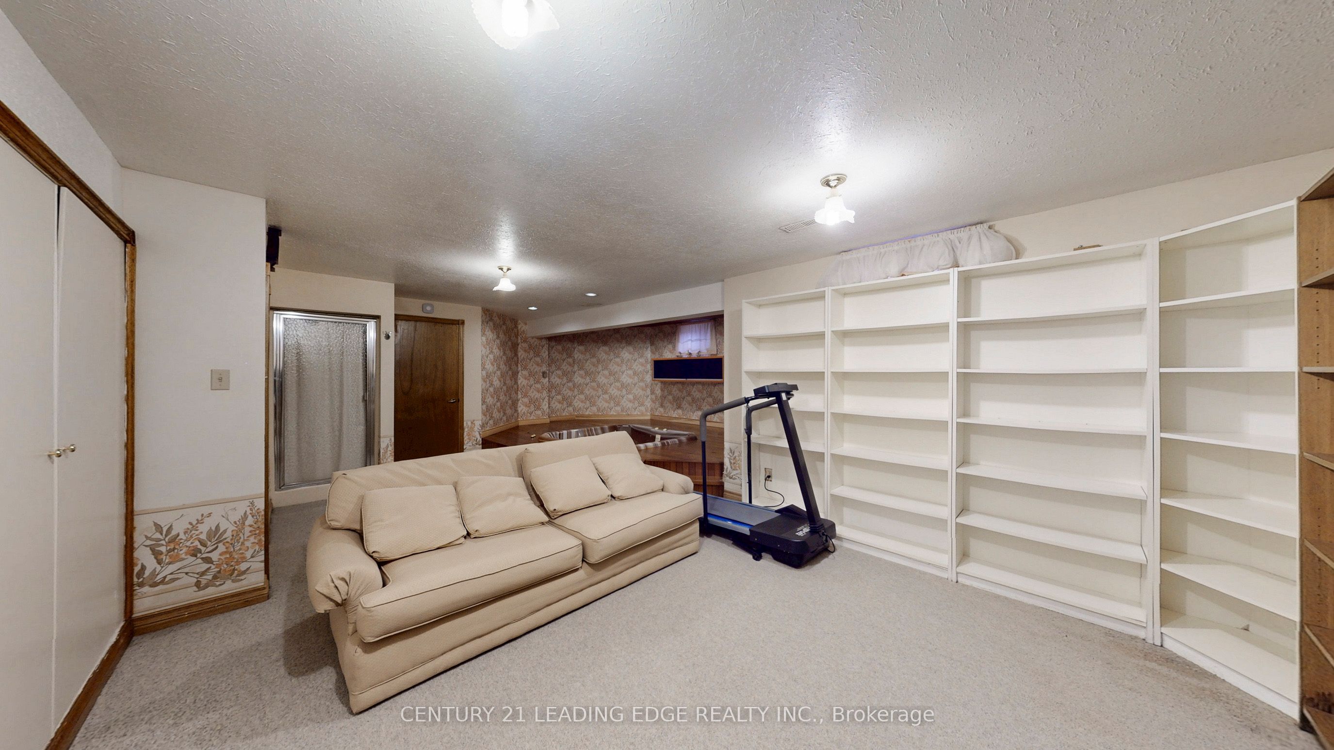 1127 Oshawa Boulevard N Property Photo 37