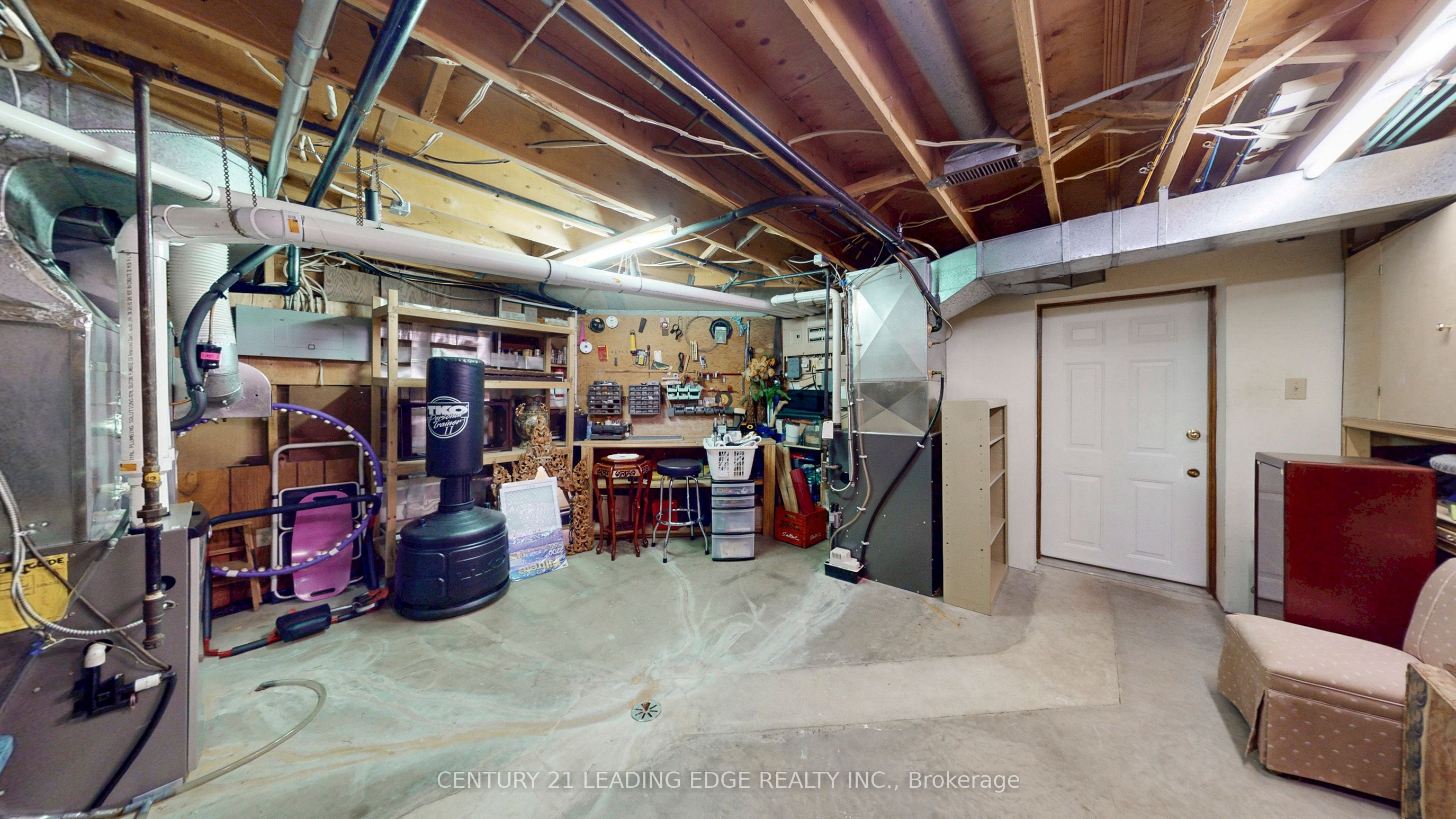1127 Oshawa Boulevard N Property Photo 47