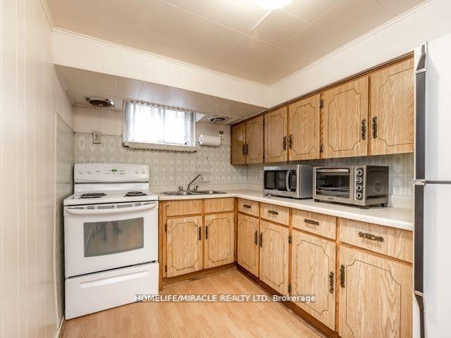 31 Kilgreggan Crescent Property Photo 2