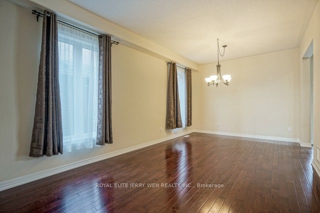 726 Coldstream Drive Property Photo 3