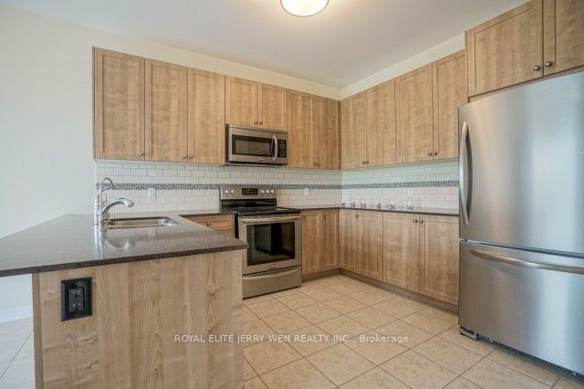 726 Coldstream Drive Property Photo 4