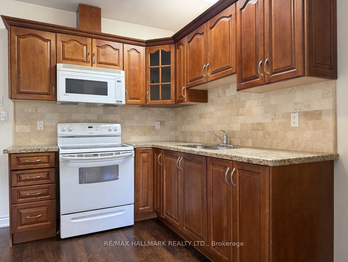 2038 Danforth Avenue 2 Property Photo 8
