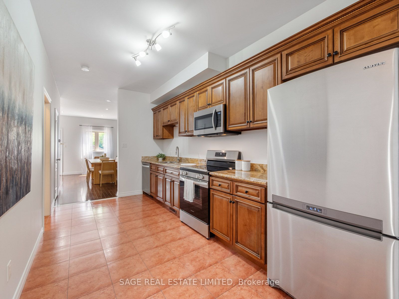251a Chisholm Avenue Property Photo 5