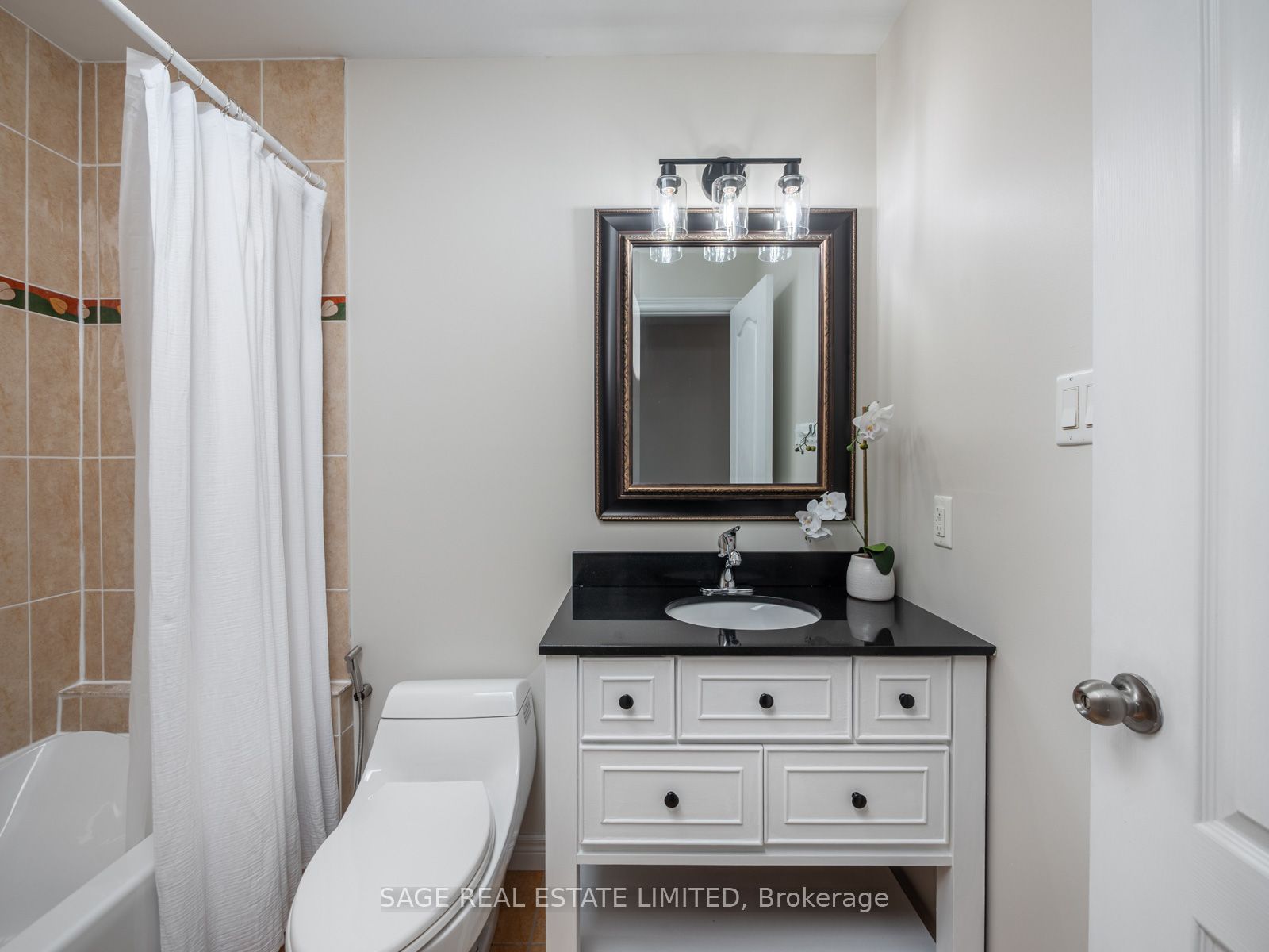 251a Chisholm Avenue Property Photo 20