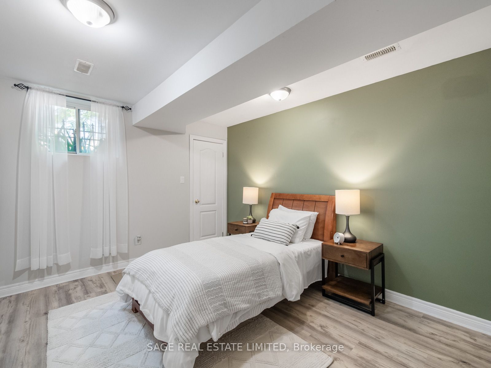 251a Chisholm Avenue Property Photo 22