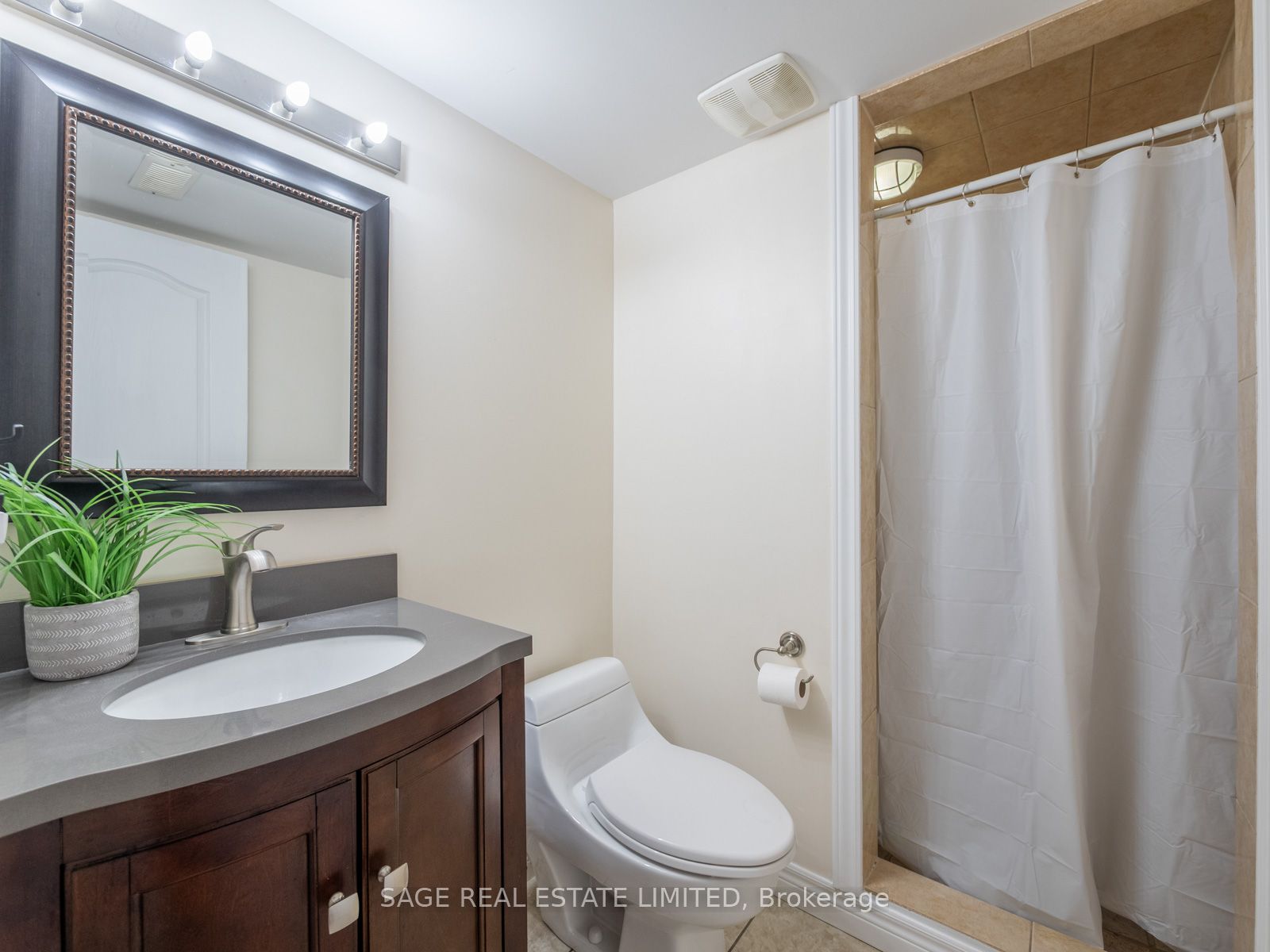 251a Chisholm Avenue Property Photo 27