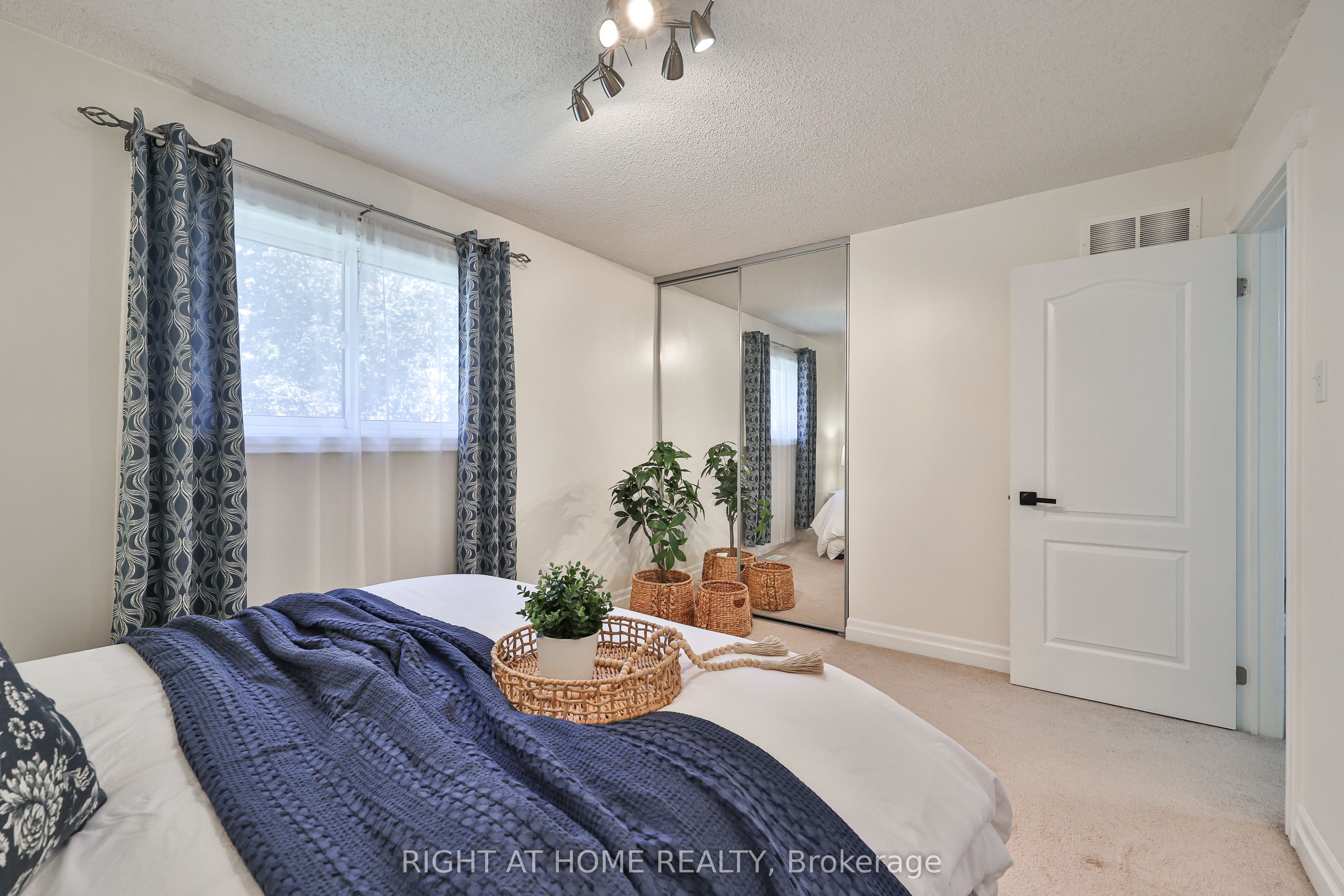 63 Keeble Crescent Property Photo 32