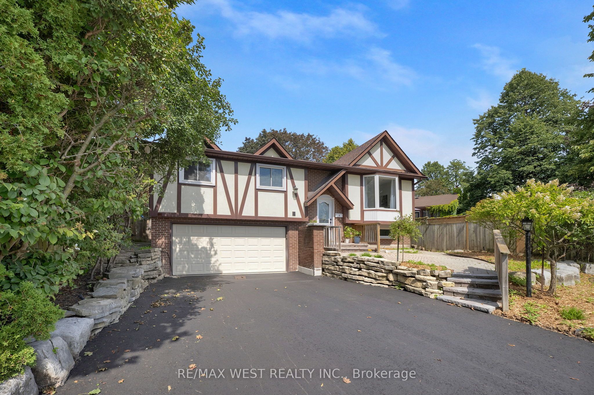 4 Flemington Court
