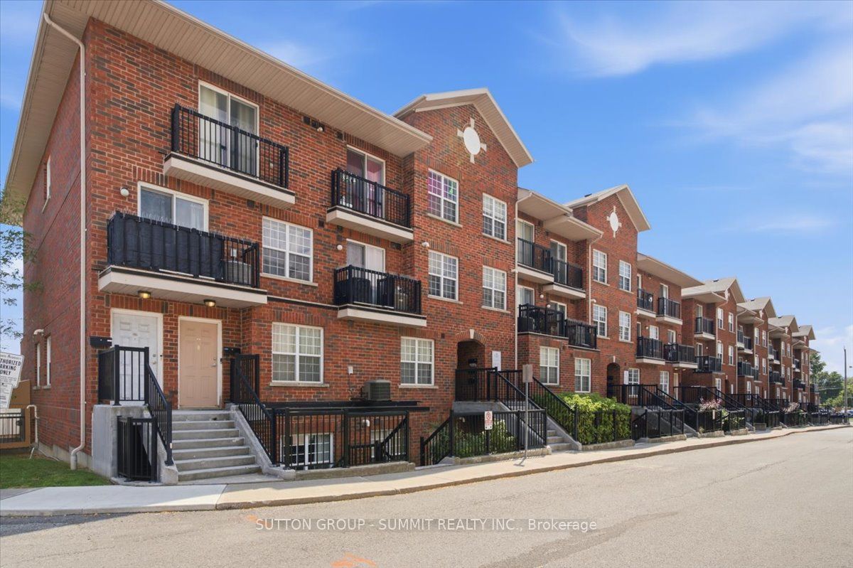 25 Strangford Lane 201